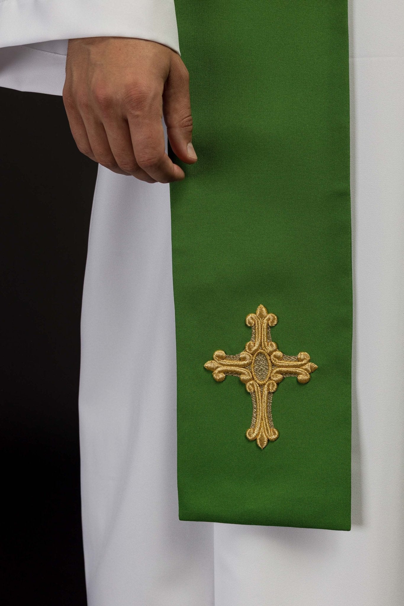 Estola sacerdotal verde bordada com cruz e IHS
