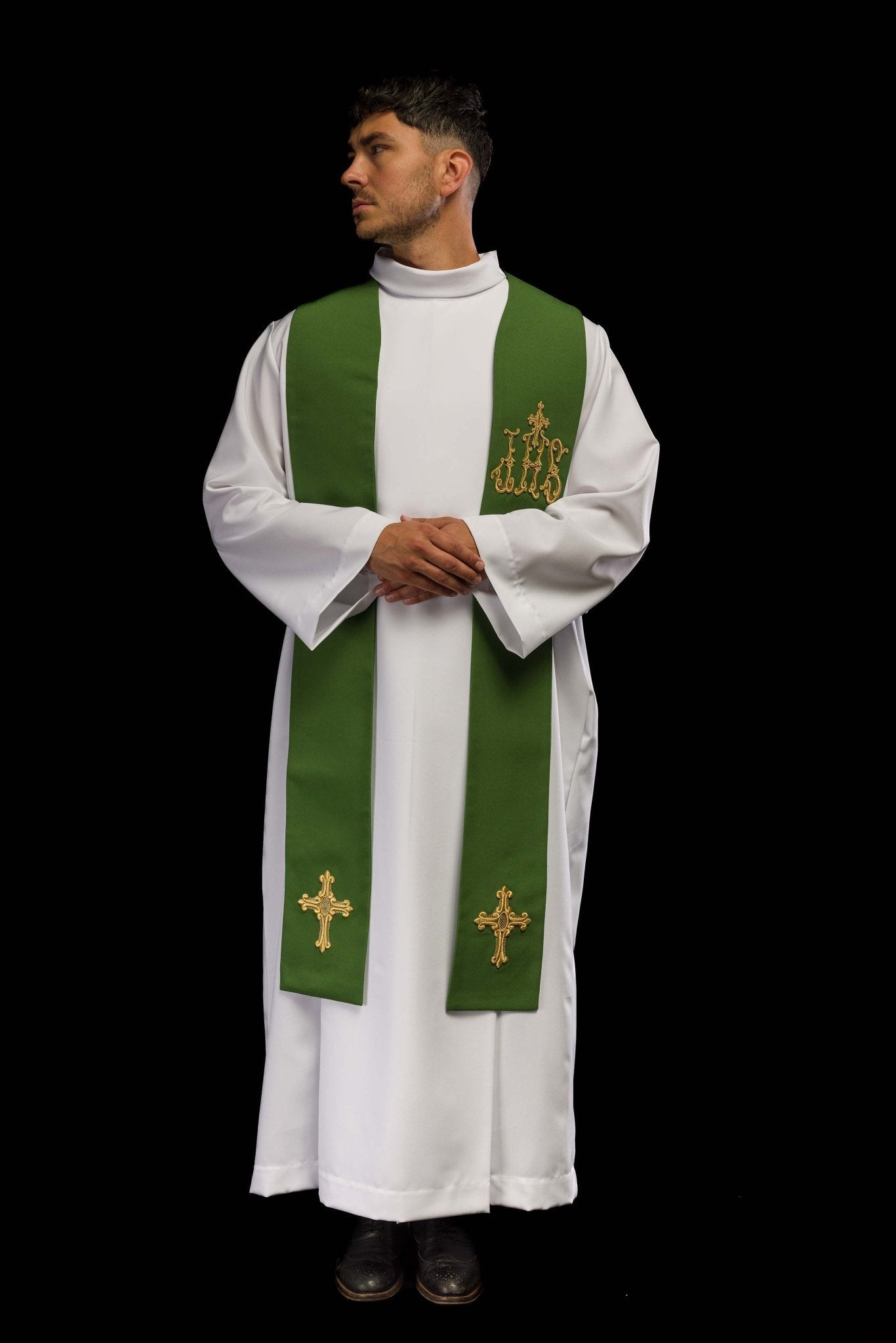 Estola sacerdotal verde bordada com cruz e IHS