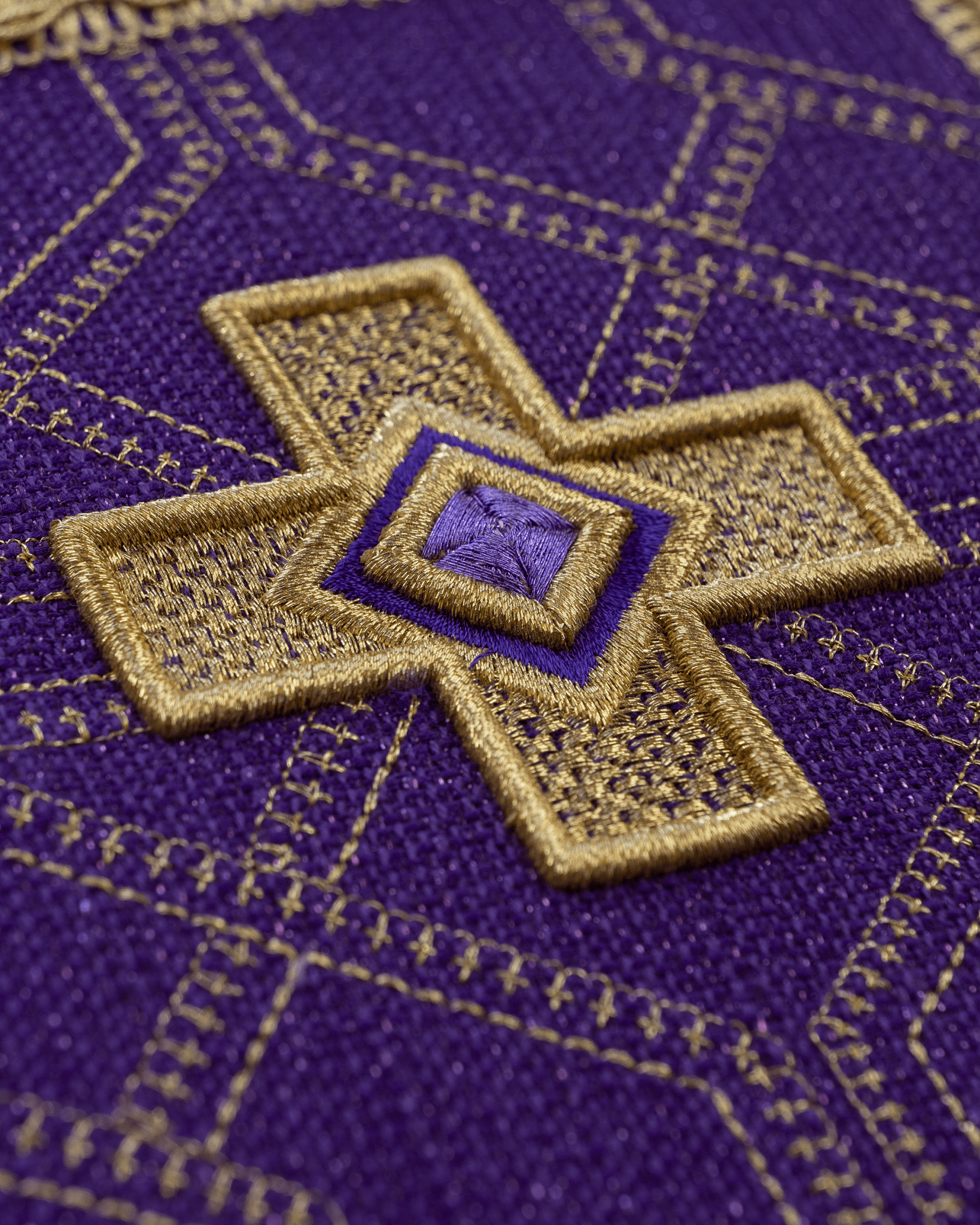 Conjunto de quatro palas com bordado dourado