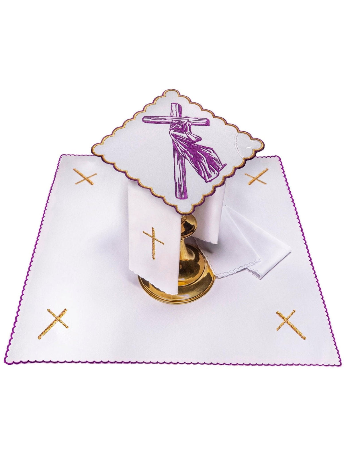Conjunto de alfaias litúrgicas bordado Via Sacra branco, com cruzes douradas e detalhes roxos