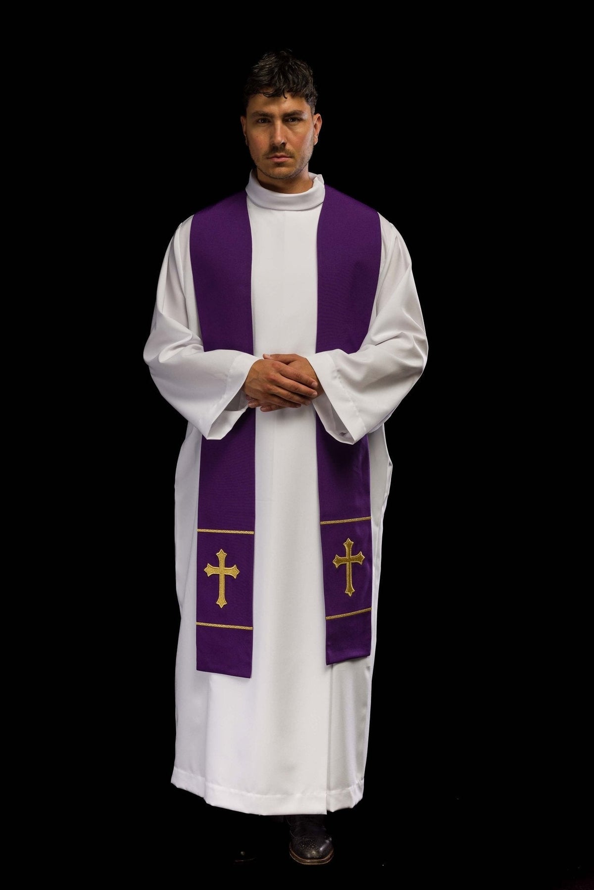Estola sacerdotal roxa bordada Cruz usada, com cruzes douradas e faixas decorativas