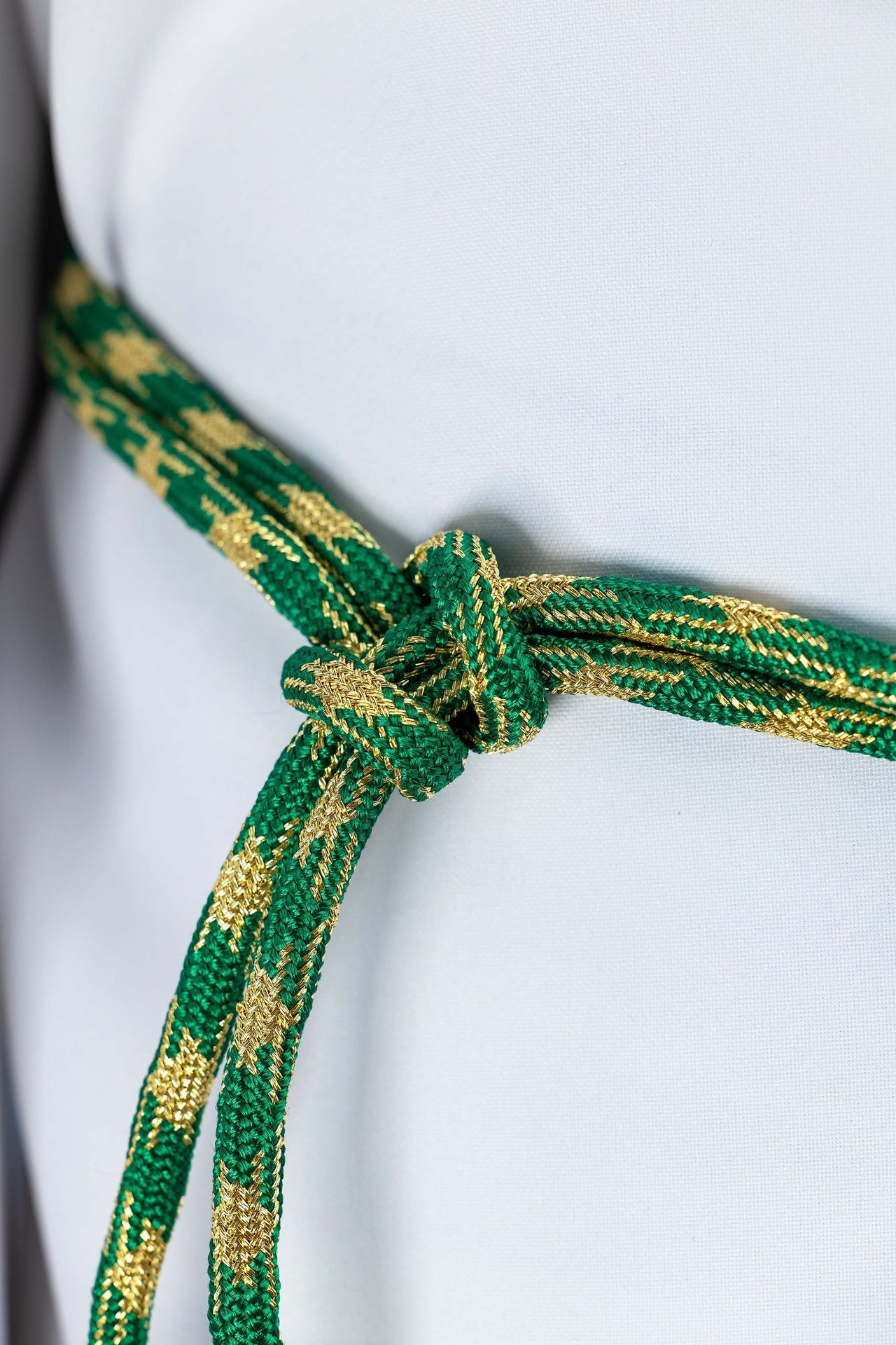 Cíngulo litúrgico verde e dourado