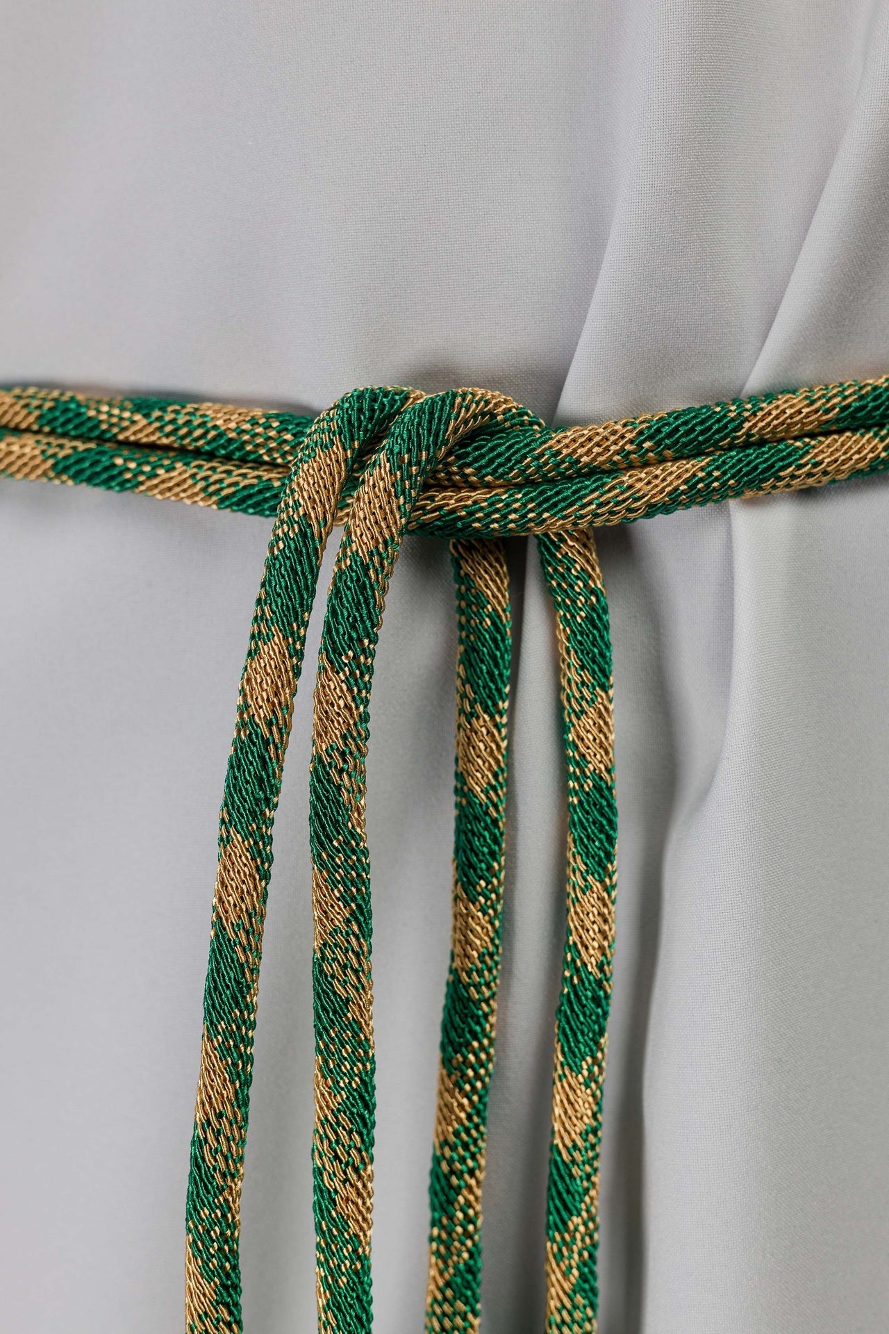 Cíngulo litúrgico verde e dourado premium