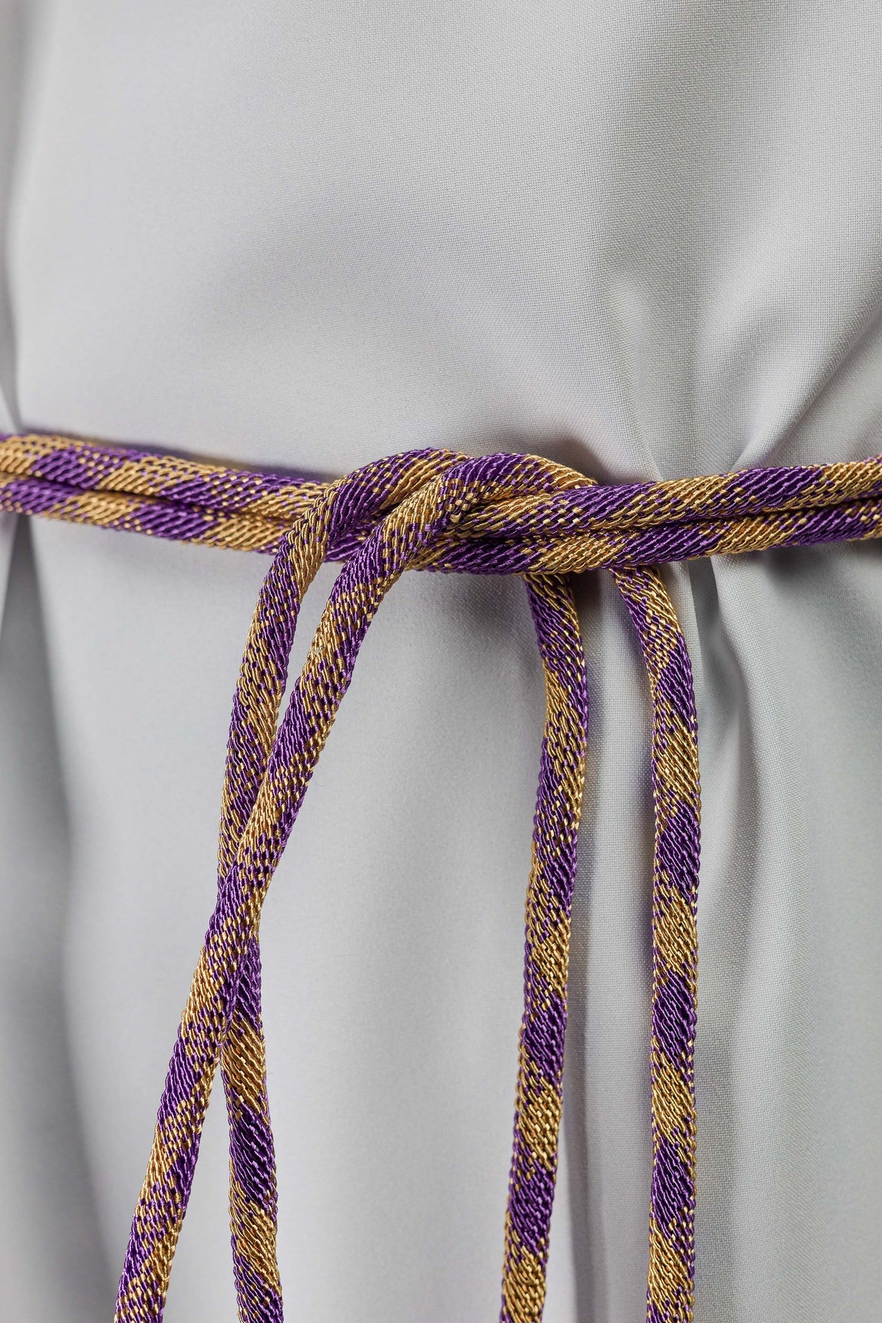 Cíngulo litúrgico roxo e dourado premium - chasubles.com.br