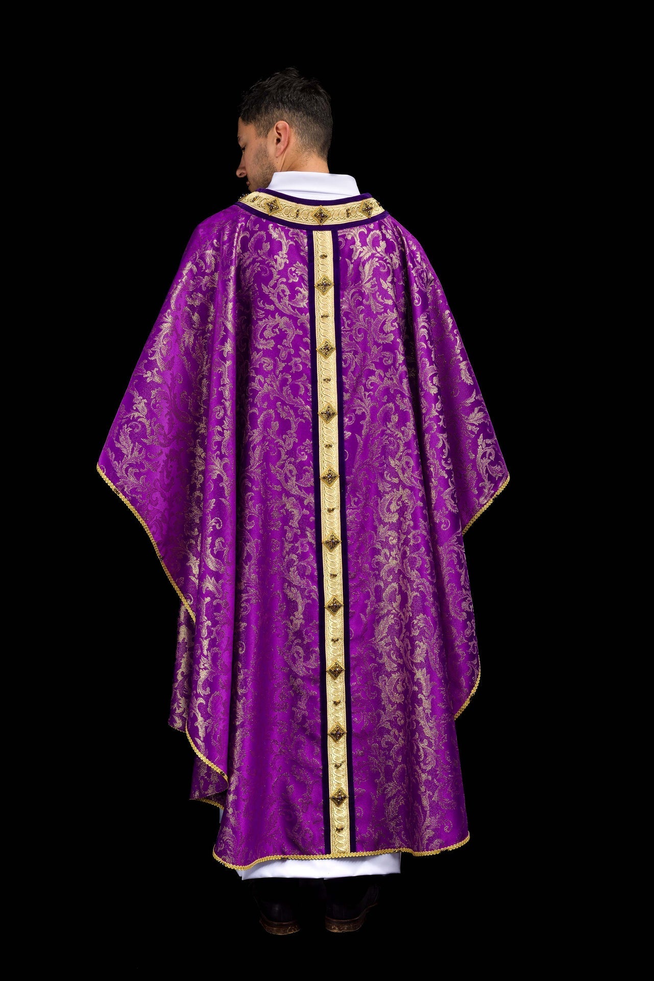 Casula feita à mão com pedras naturais Handmade 7003 - chasubles.com.br
