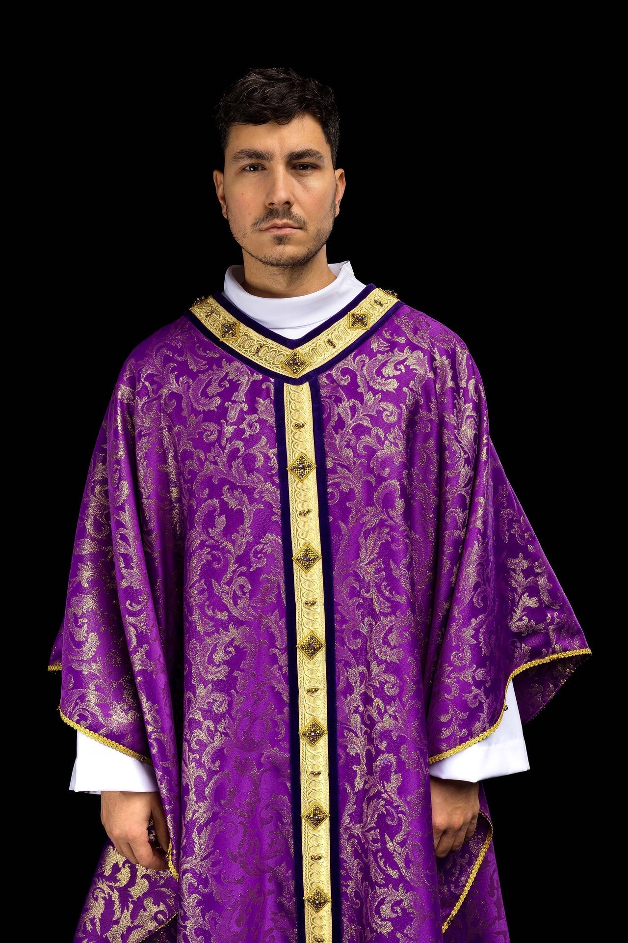 Casula feita à mão com pedras naturais Handmade 7003 - chasubles.com.br