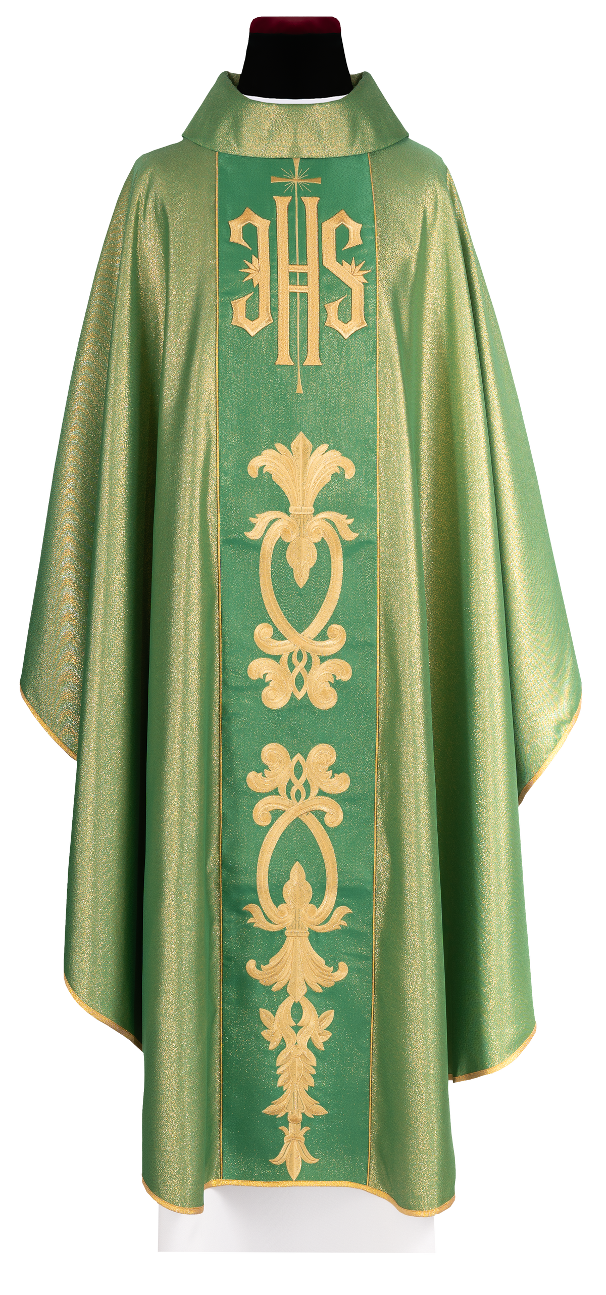 Casula verde ricamente bordada com motivo dourado e faixa larga IHS