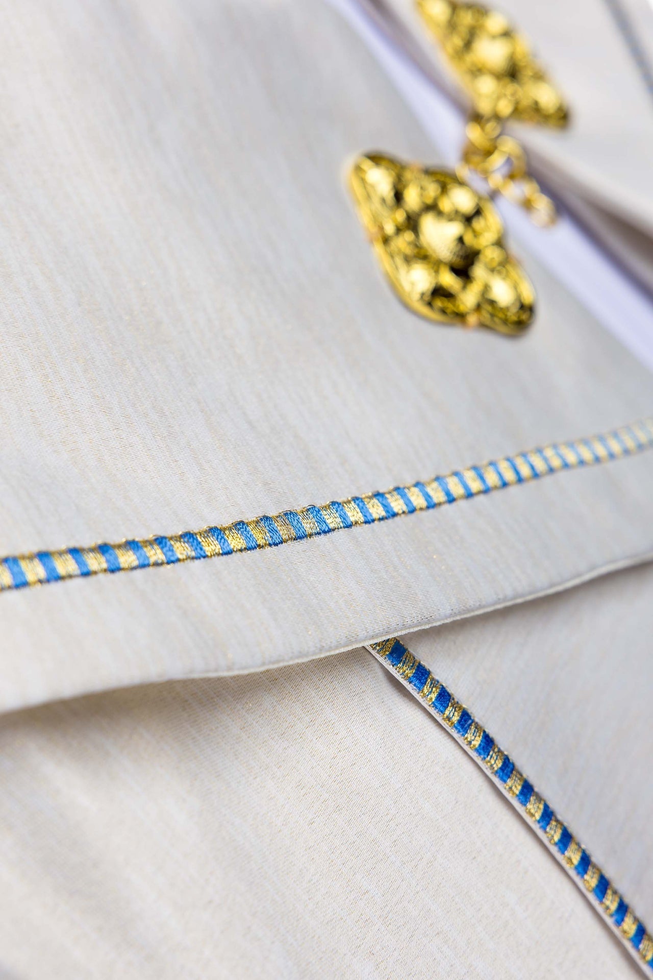 Capa de asperges bordada mariana creme