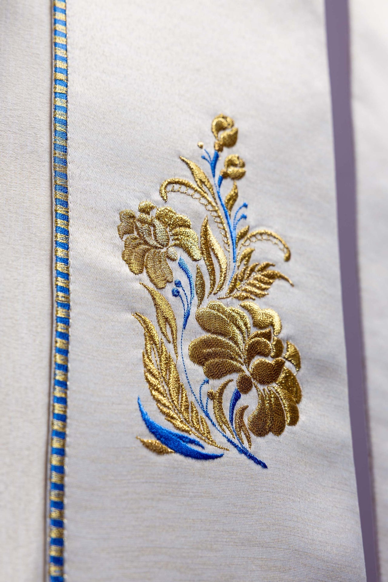 Capa de asperges bordada mariana creme