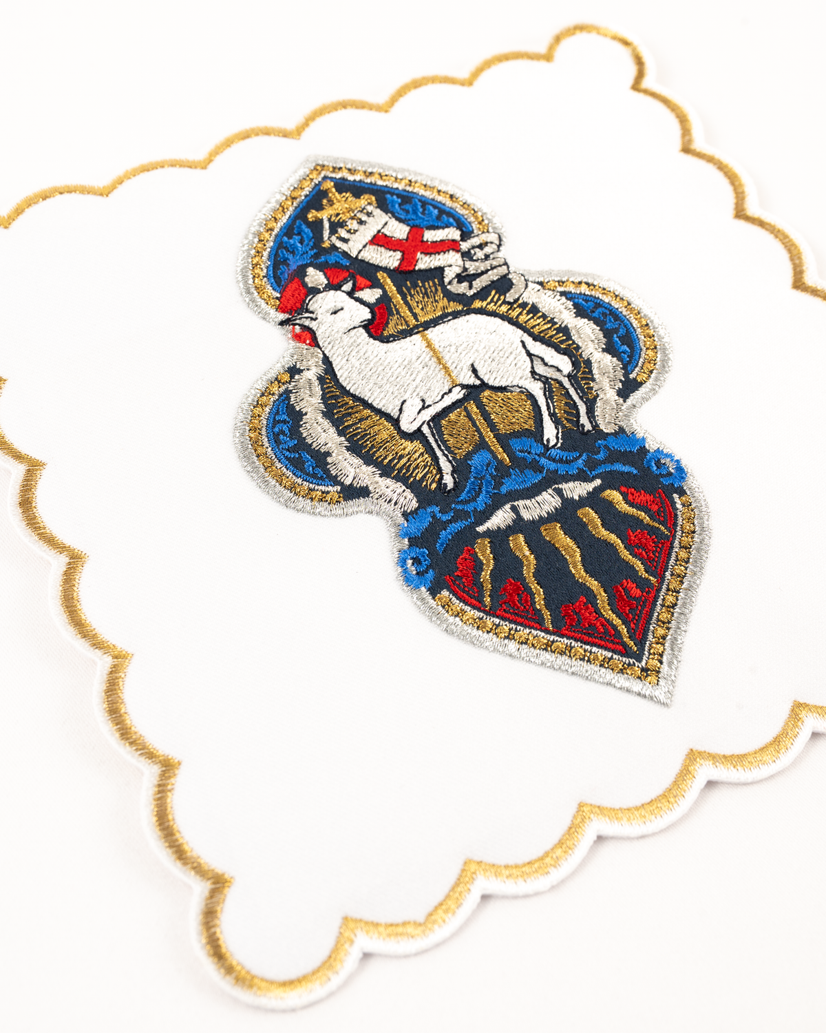 Conjunto de alfaias litúrgicas bordado para a Páscoa com Cordeiro de Deus