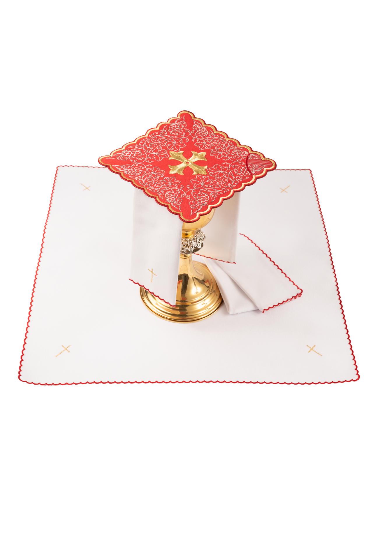 Conjunto de alfaias litúrgicas bordado com motivo de cruz vermelho