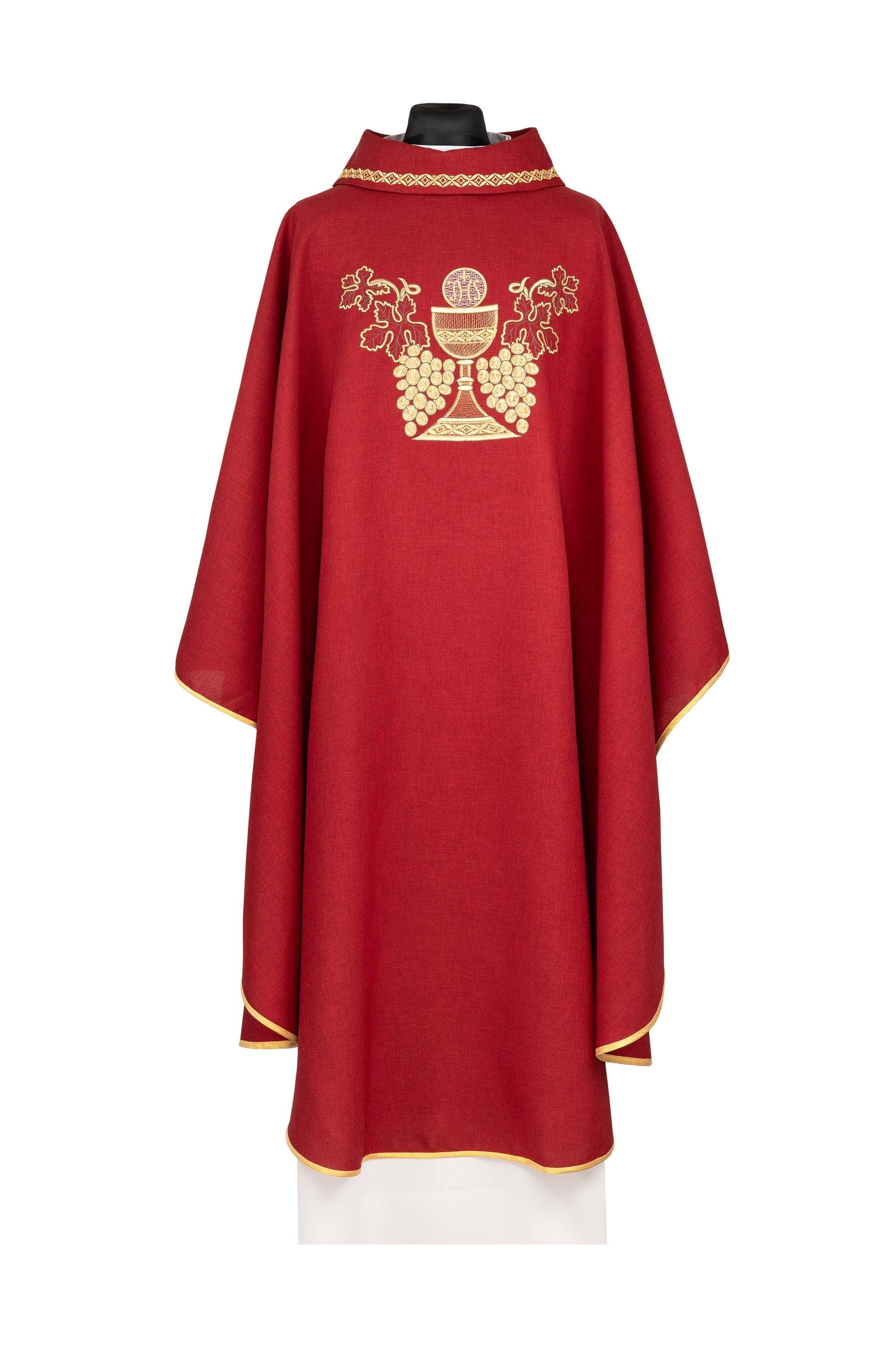 Casula bordada vermelha Cálice e Uvas - chasubles.com.br