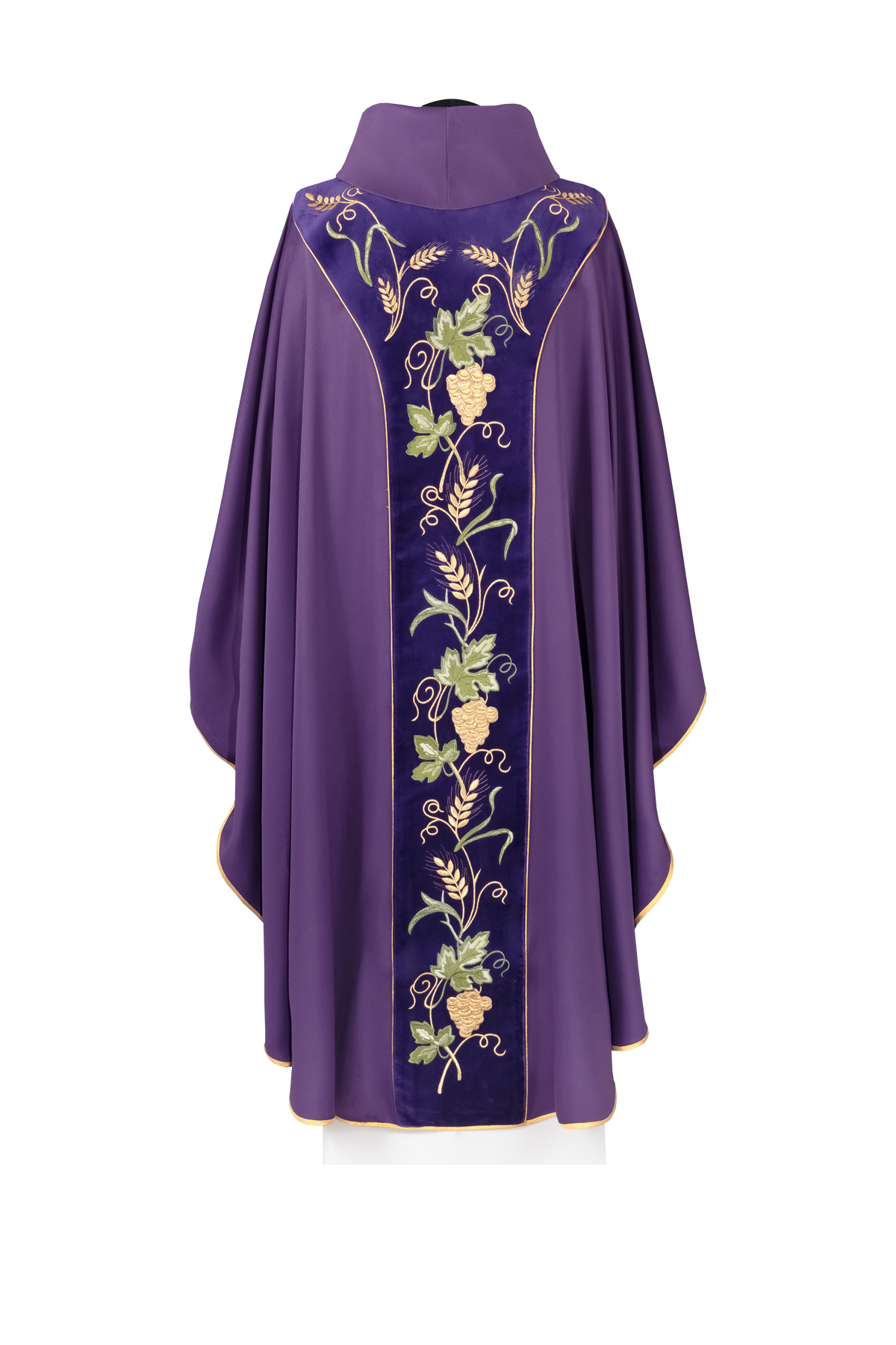 Casula com faixa de veludo roxo e bordado IHS - chasubles.com.br