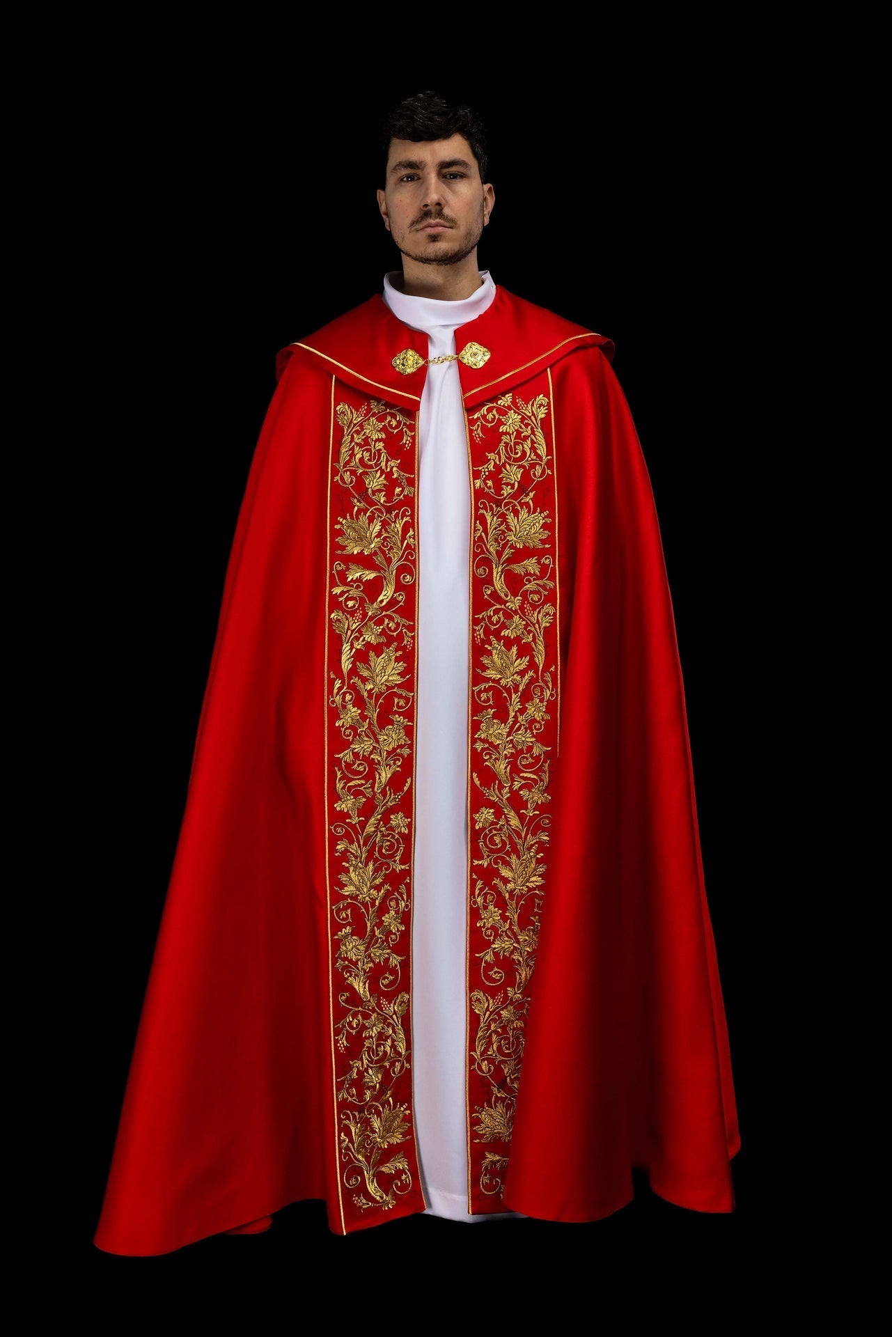 Capa de asperges litúrgica bordada Cálice vermelha - chasubles.com.br