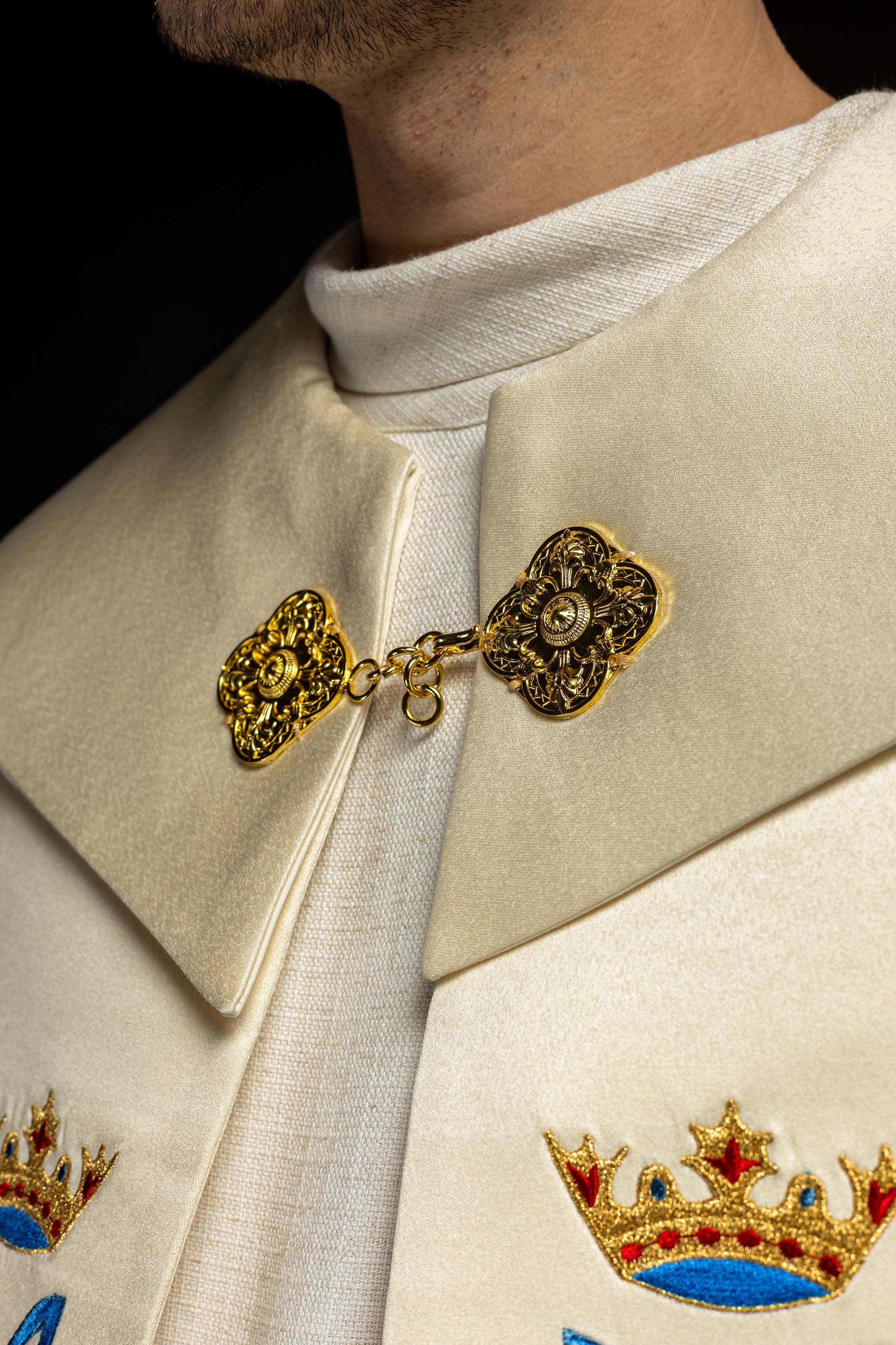 Capa de asperges bordada mariana creme