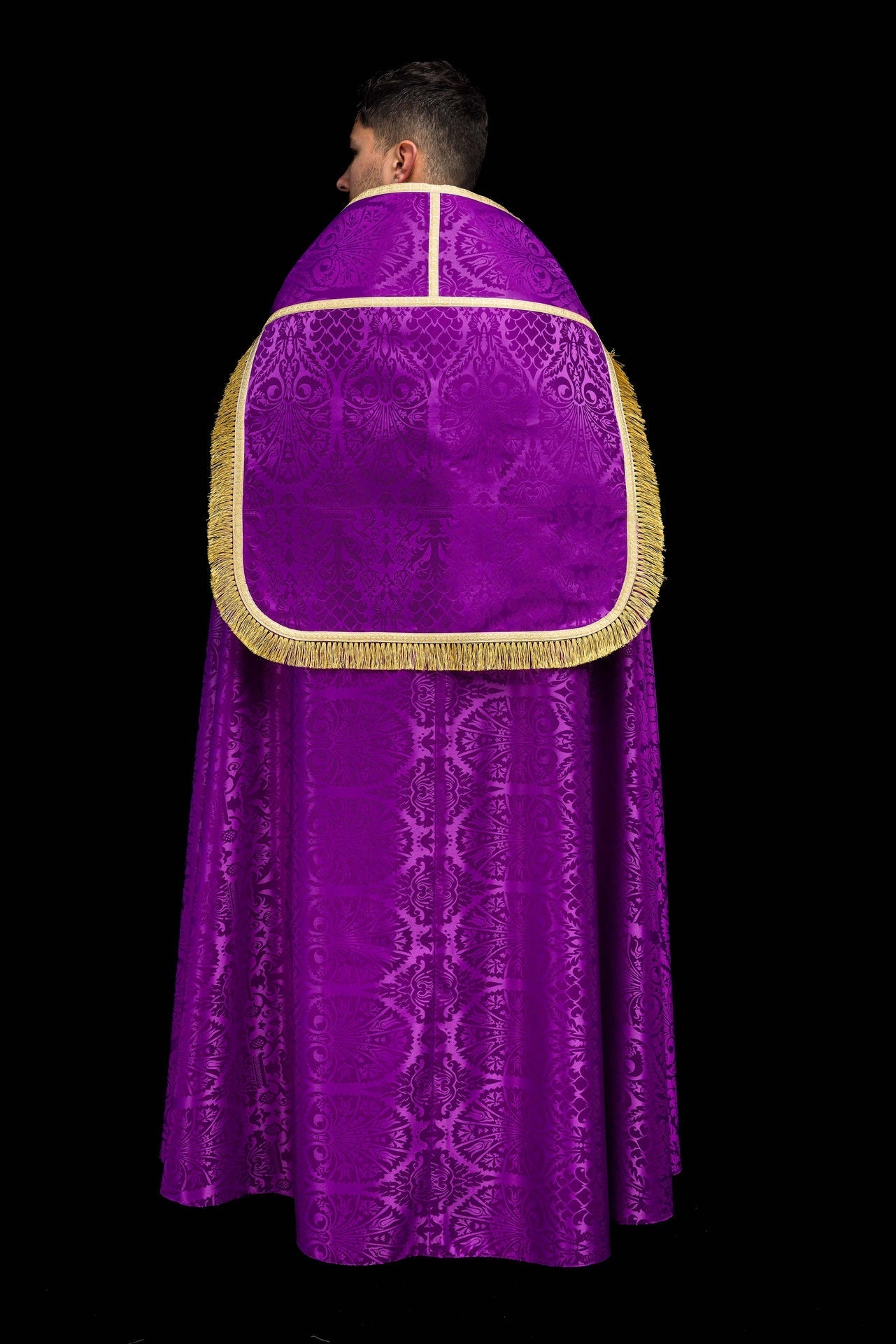Capa de asperges romana jacquard lisa roxa - chasubles.com.br