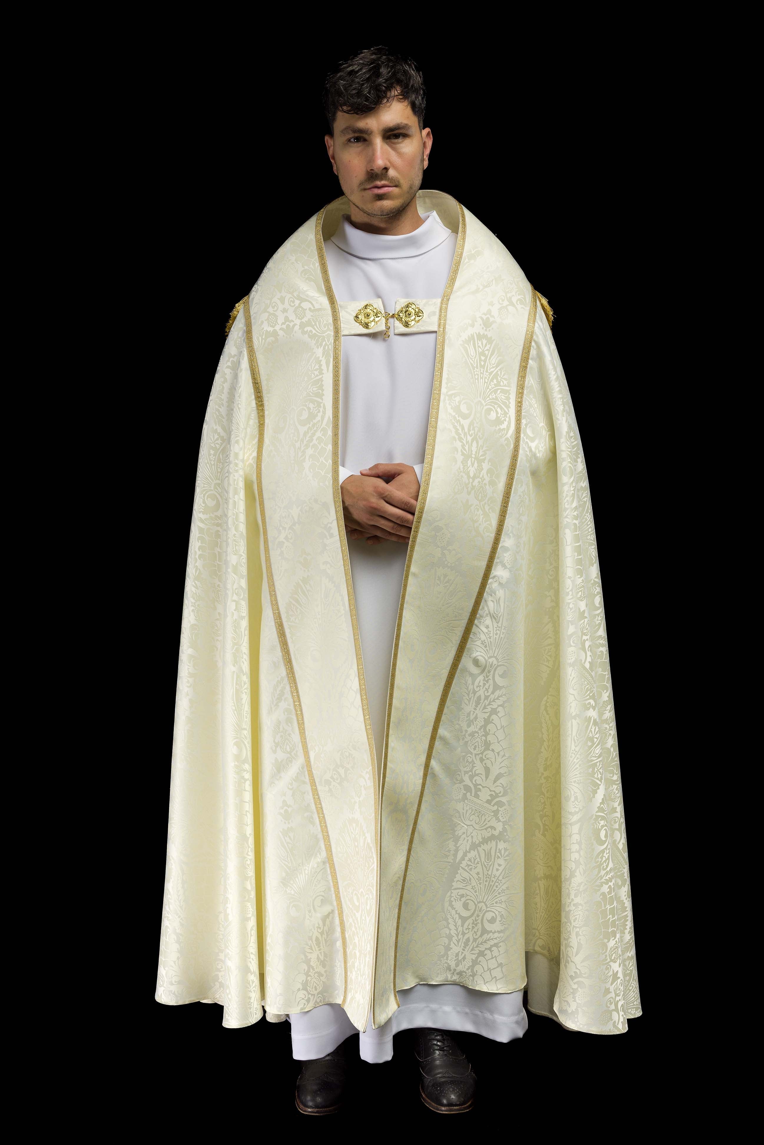 Capa de asperges romana lisa em jacquard creme.