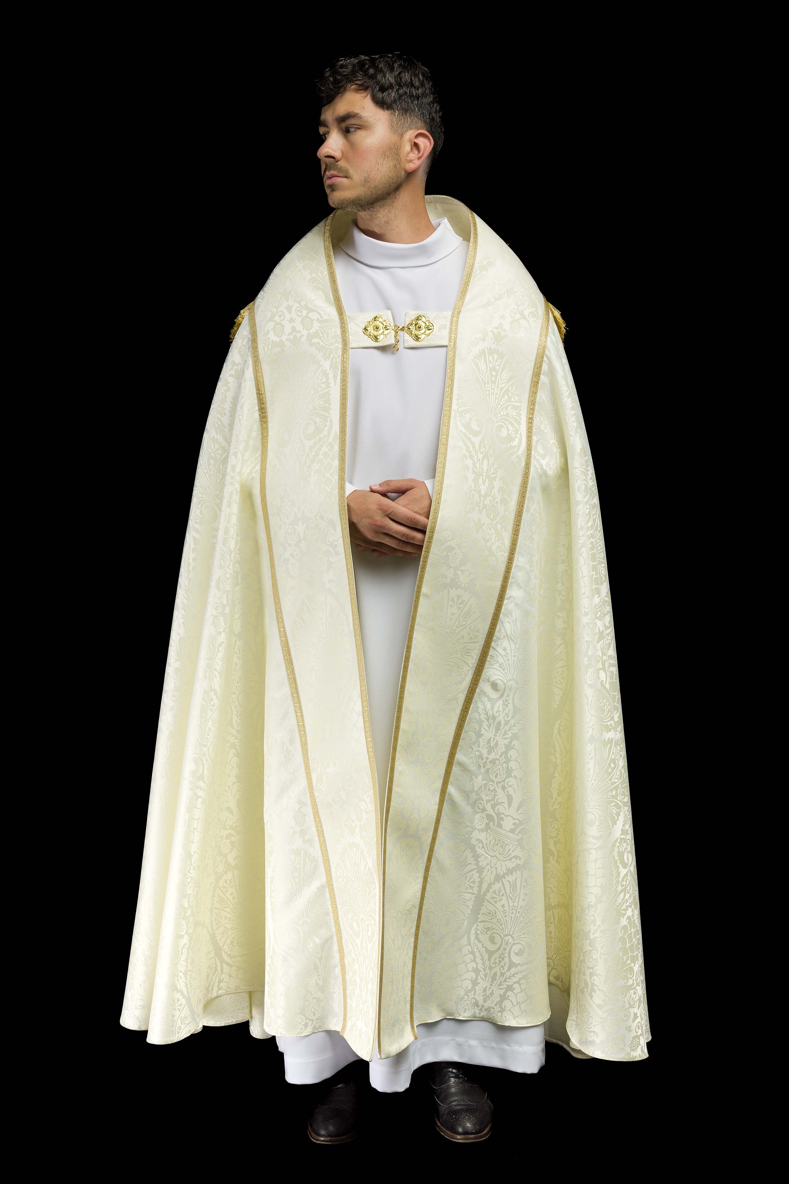Capa de asperges romana lisa em jacquard creme.
