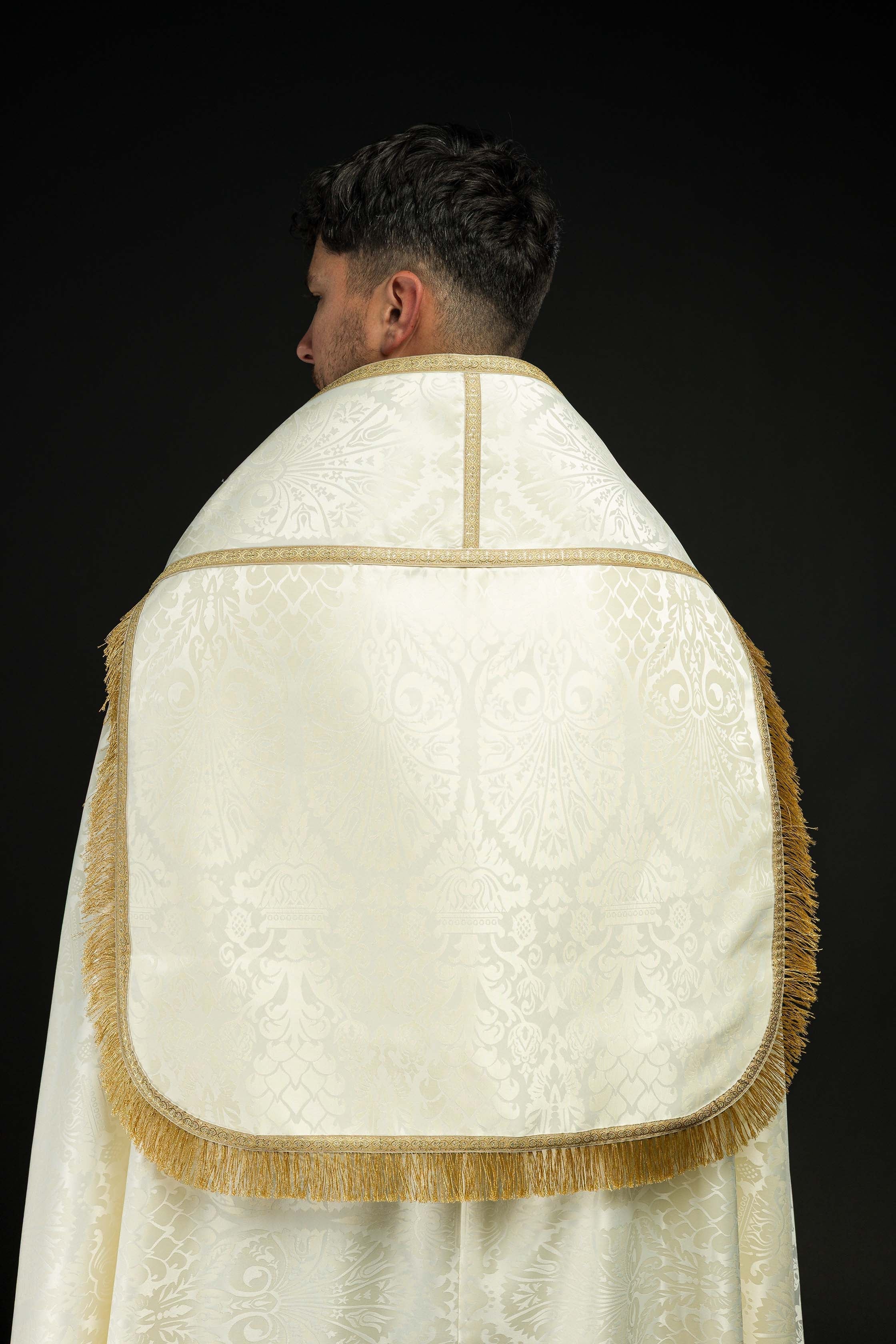 Capa de asperges romana lisa em jacquard creme.
