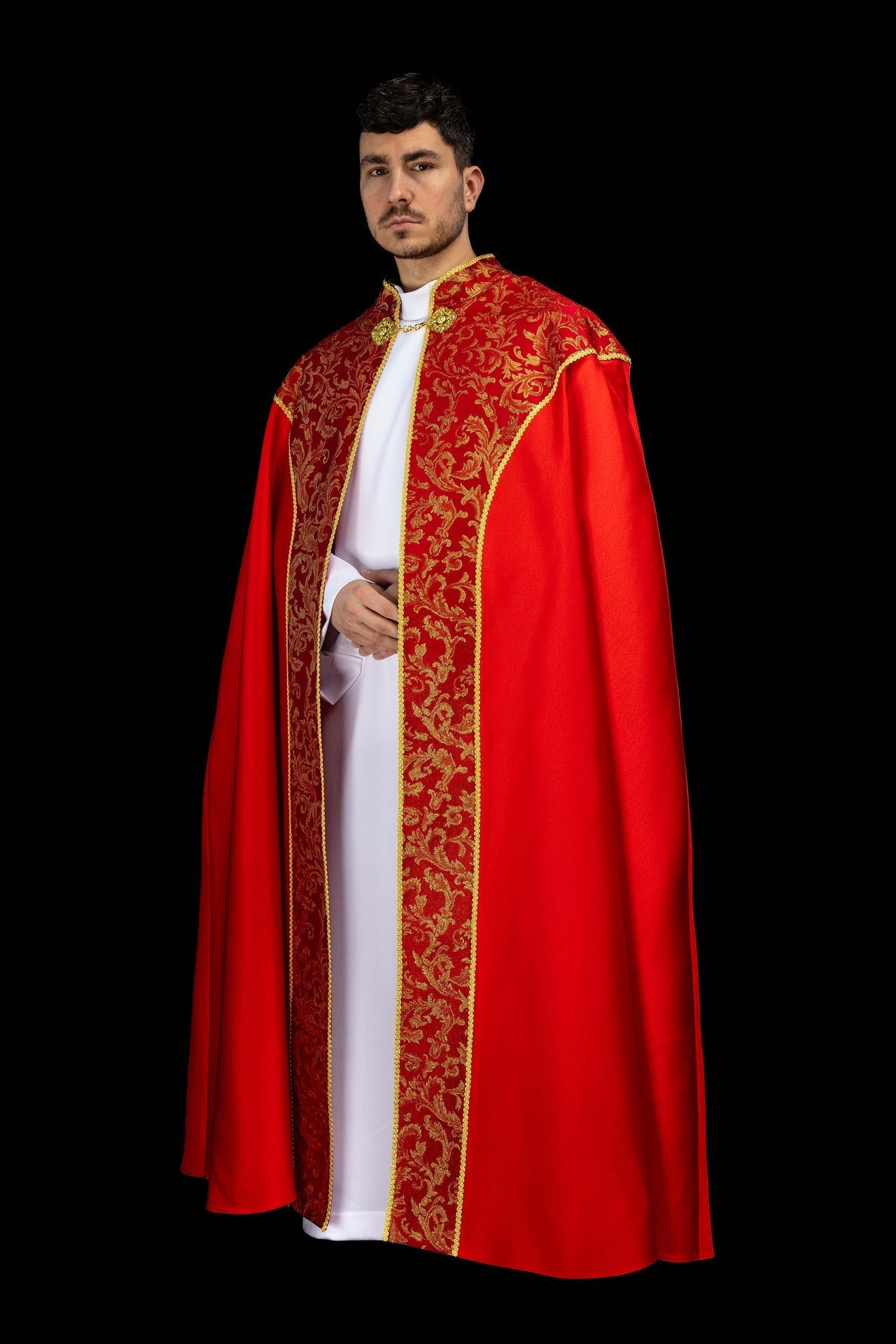 Capa de asperges vermelha adornada com tecido jacquard