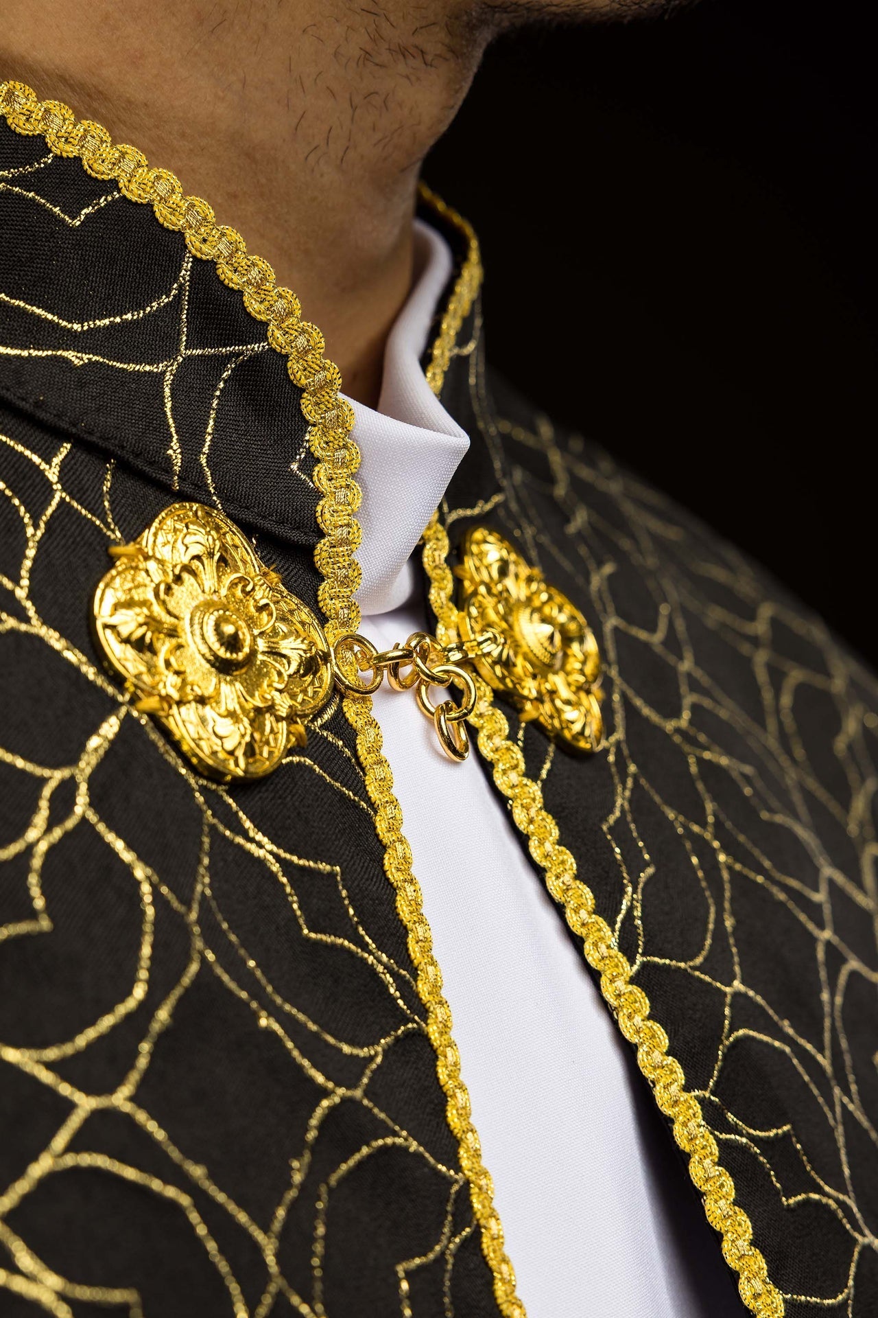 Capa de asperges preta decorada com tecido jacquard