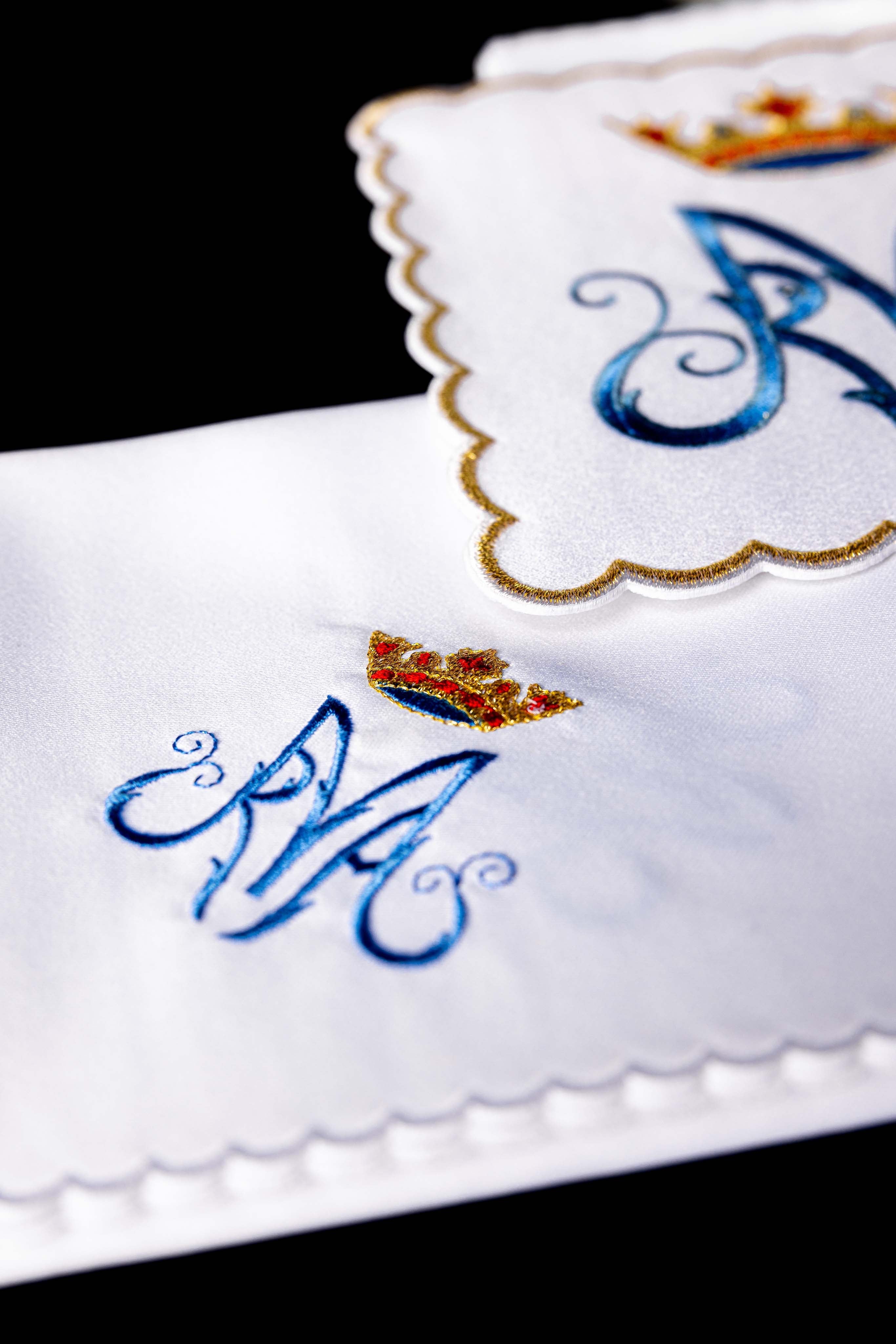 Conjunto de alfaias litúrgicas mariano com símbolo azul