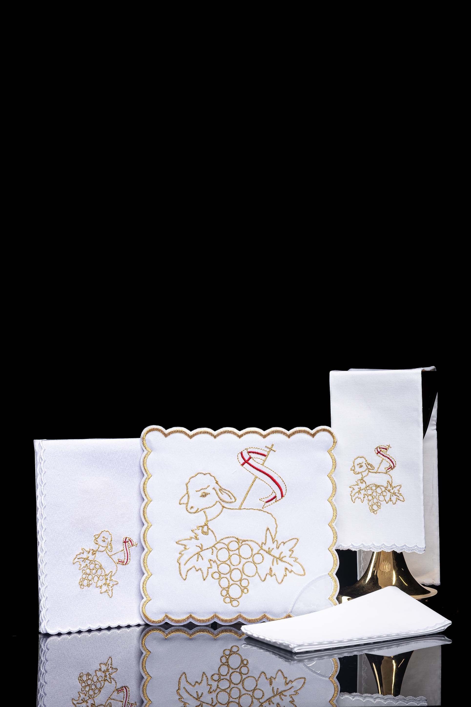 Conjunto de alfaias litúrgicas bordado Cordeiro Pascal