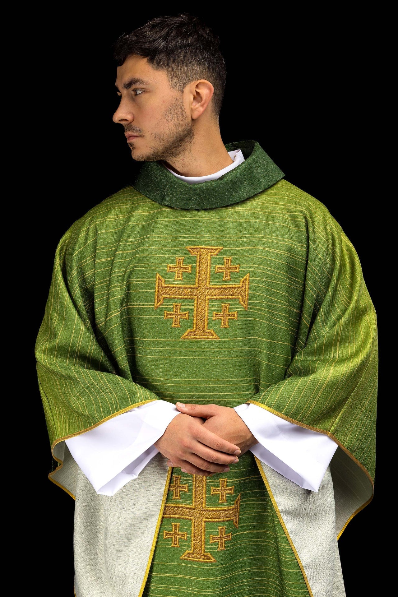 Casula estampada com Cruz de Jerusalém verde