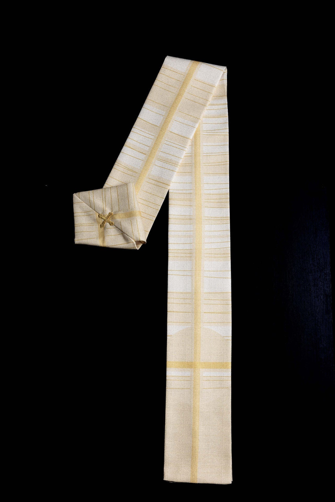 Casula estampada creme com motivo de cruz