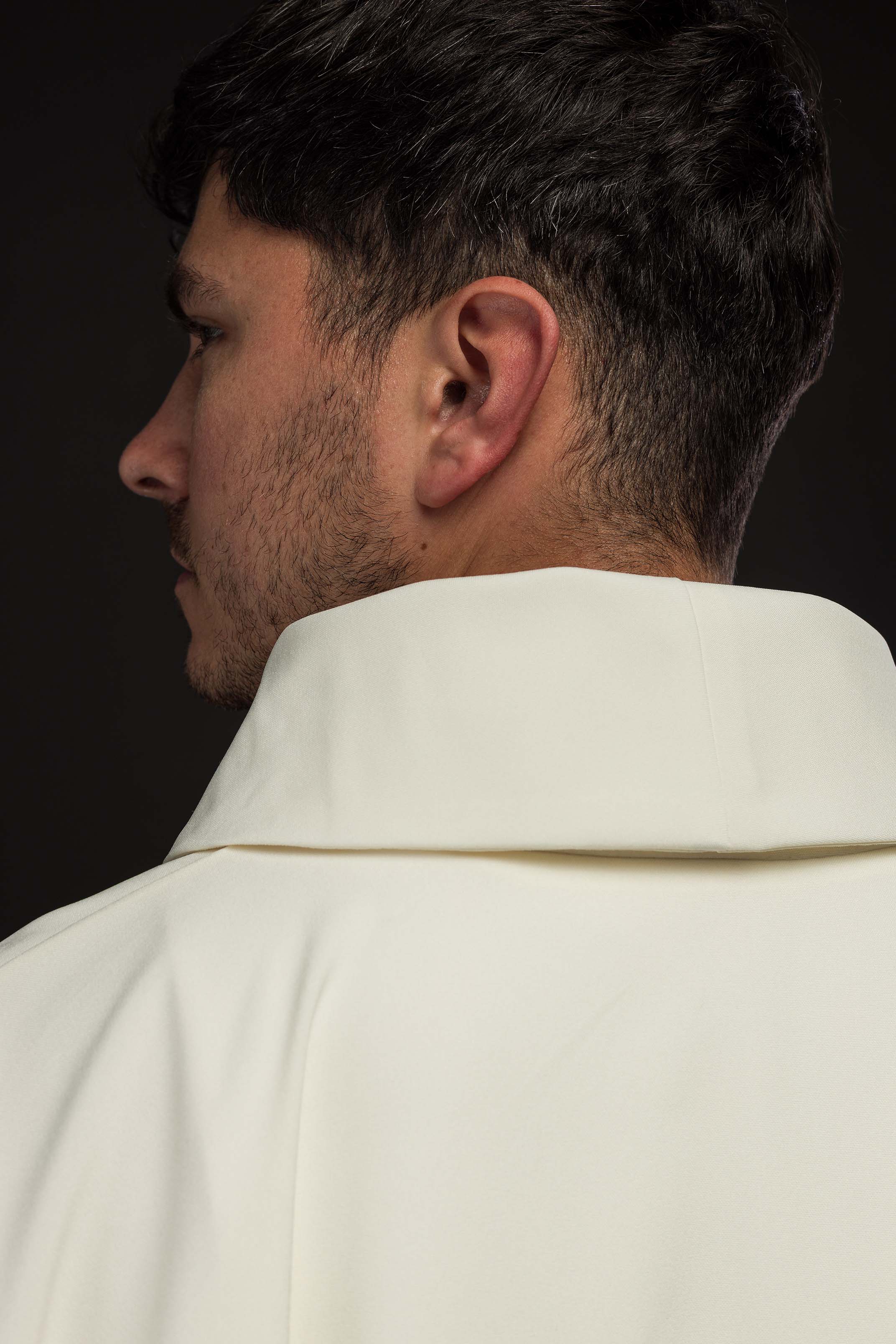Casula bordada na cor creme - chasubles.com.br