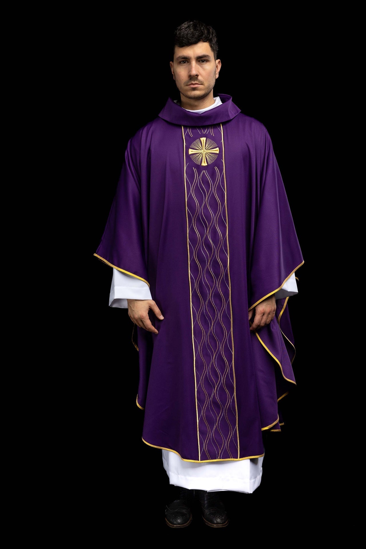 Casula bordada Cruz roxa - chasubles.com.br