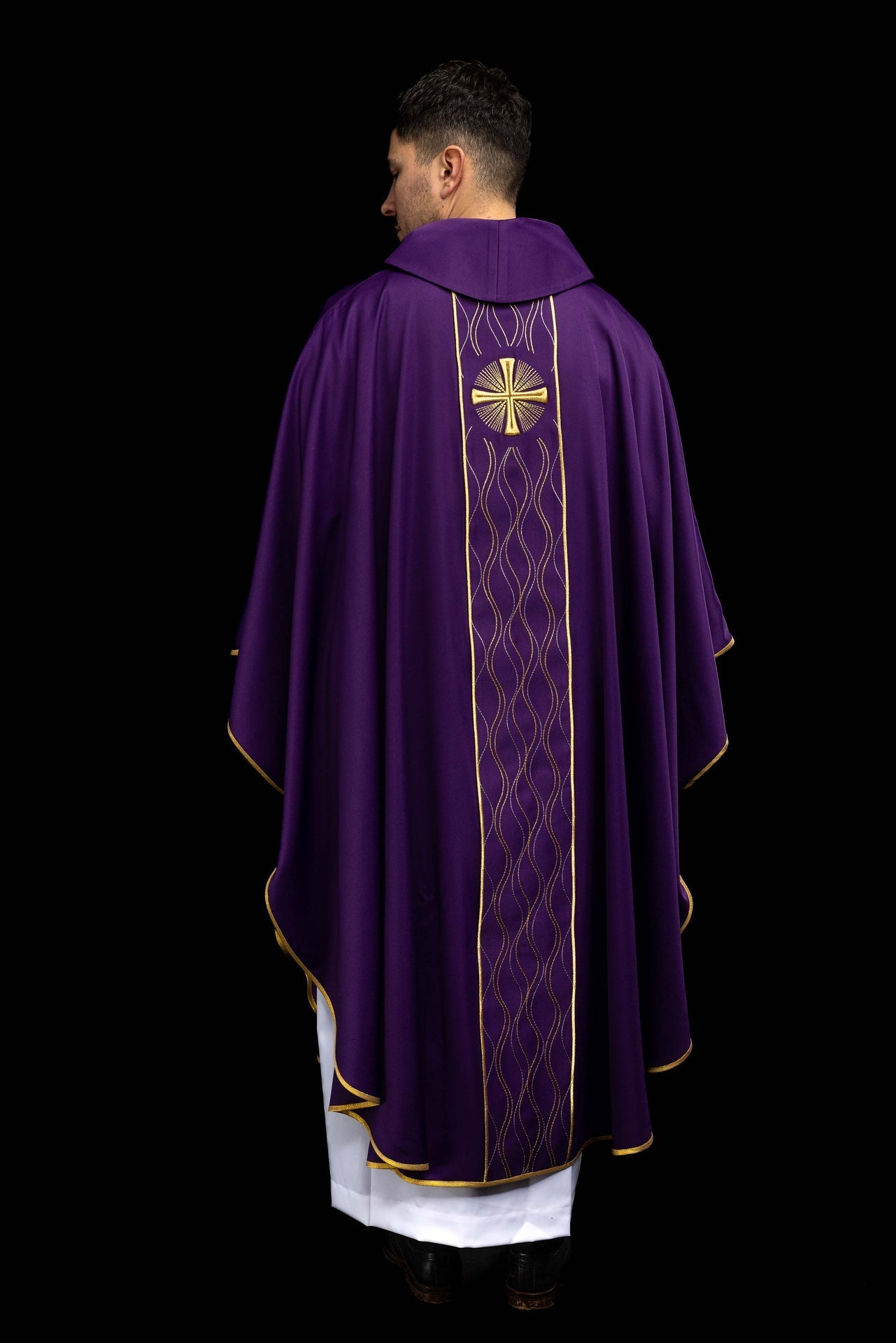 Casula bordada Cruz roxa - chasubles.com.br