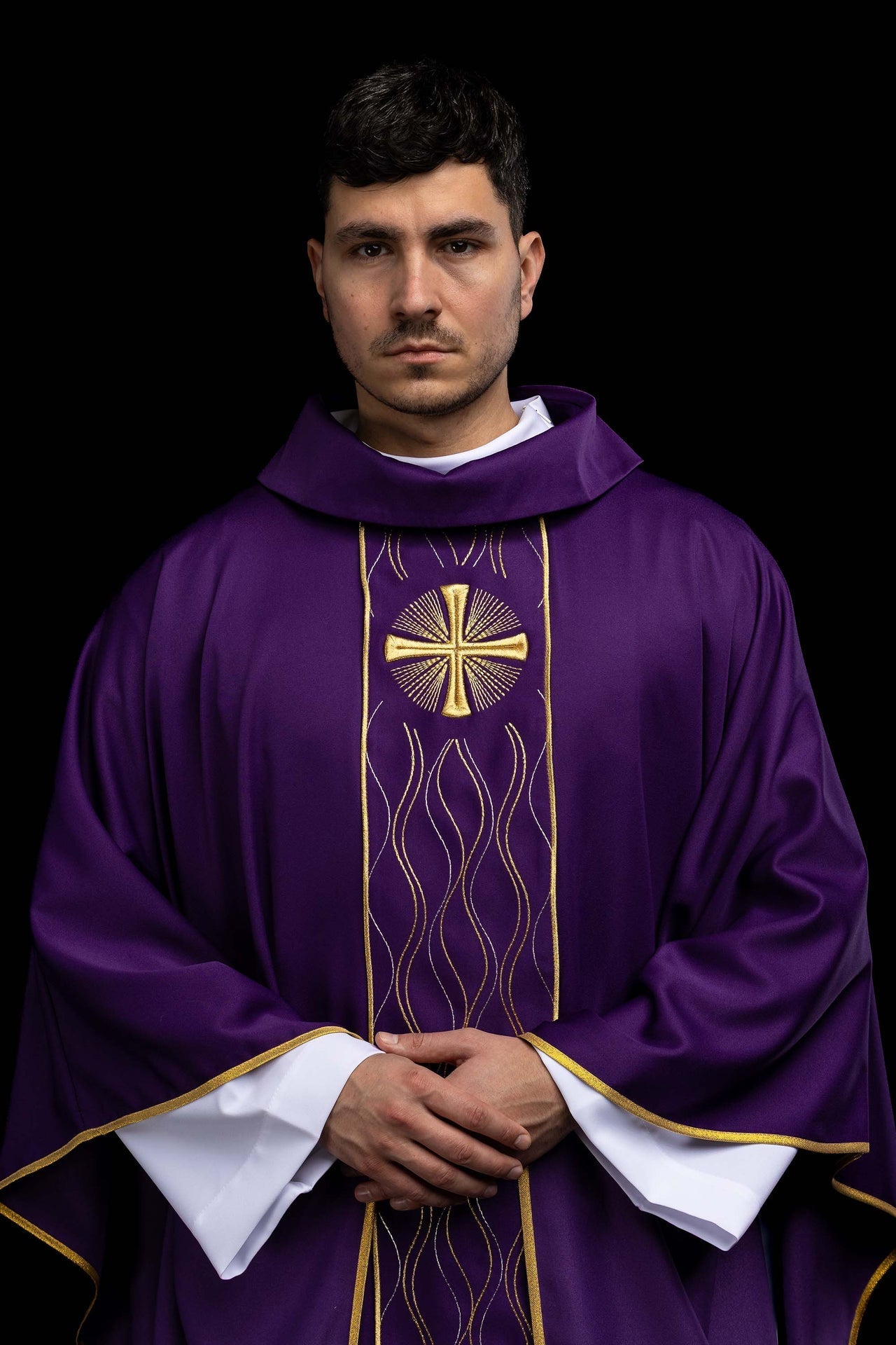 Casula bordada Cruz roxa - chasubles.com.br