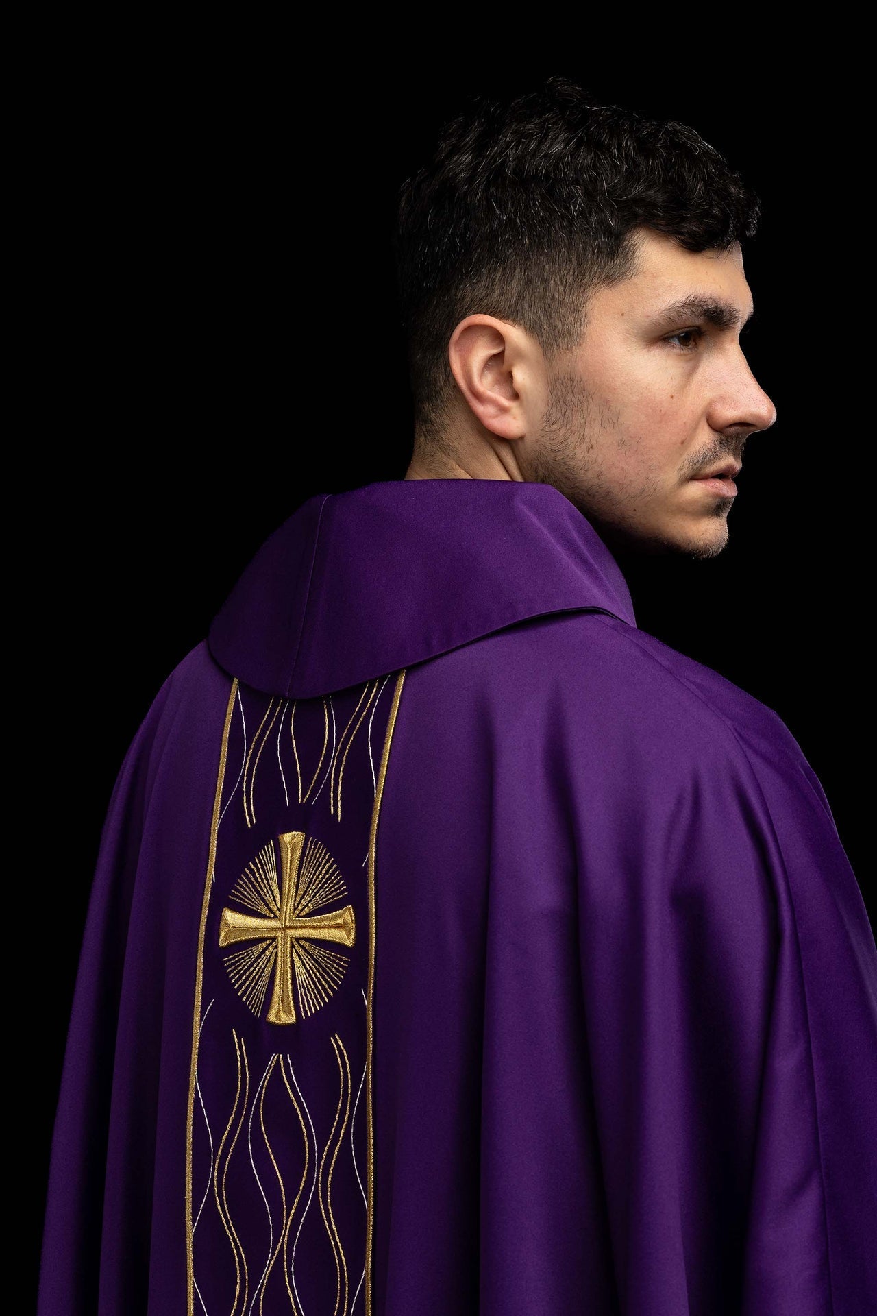 Casula bordada Cruz roxa - chasubles.com.br