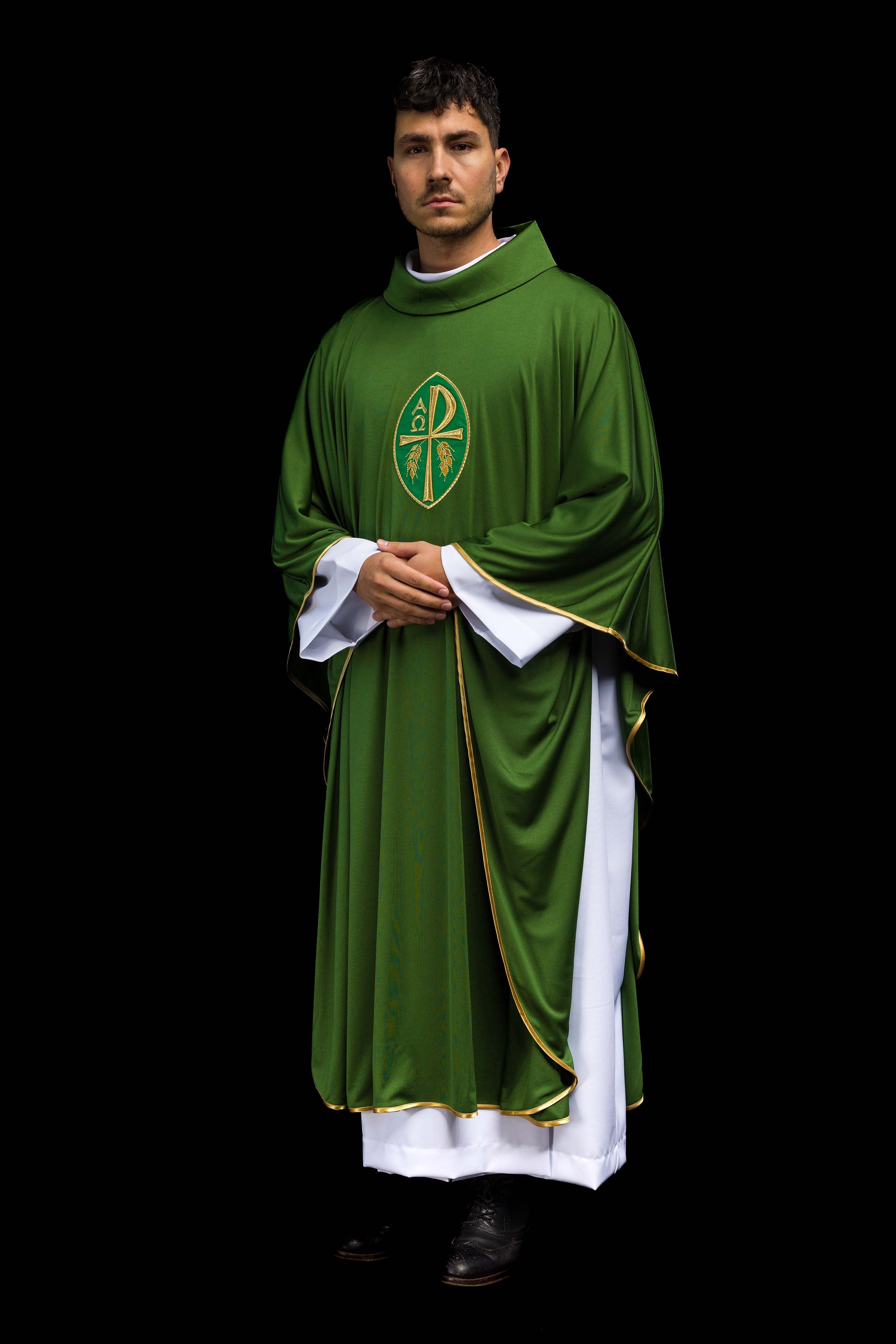 Casula bordada cruz verde tecido leve Sacrolite - chasubles.com.br