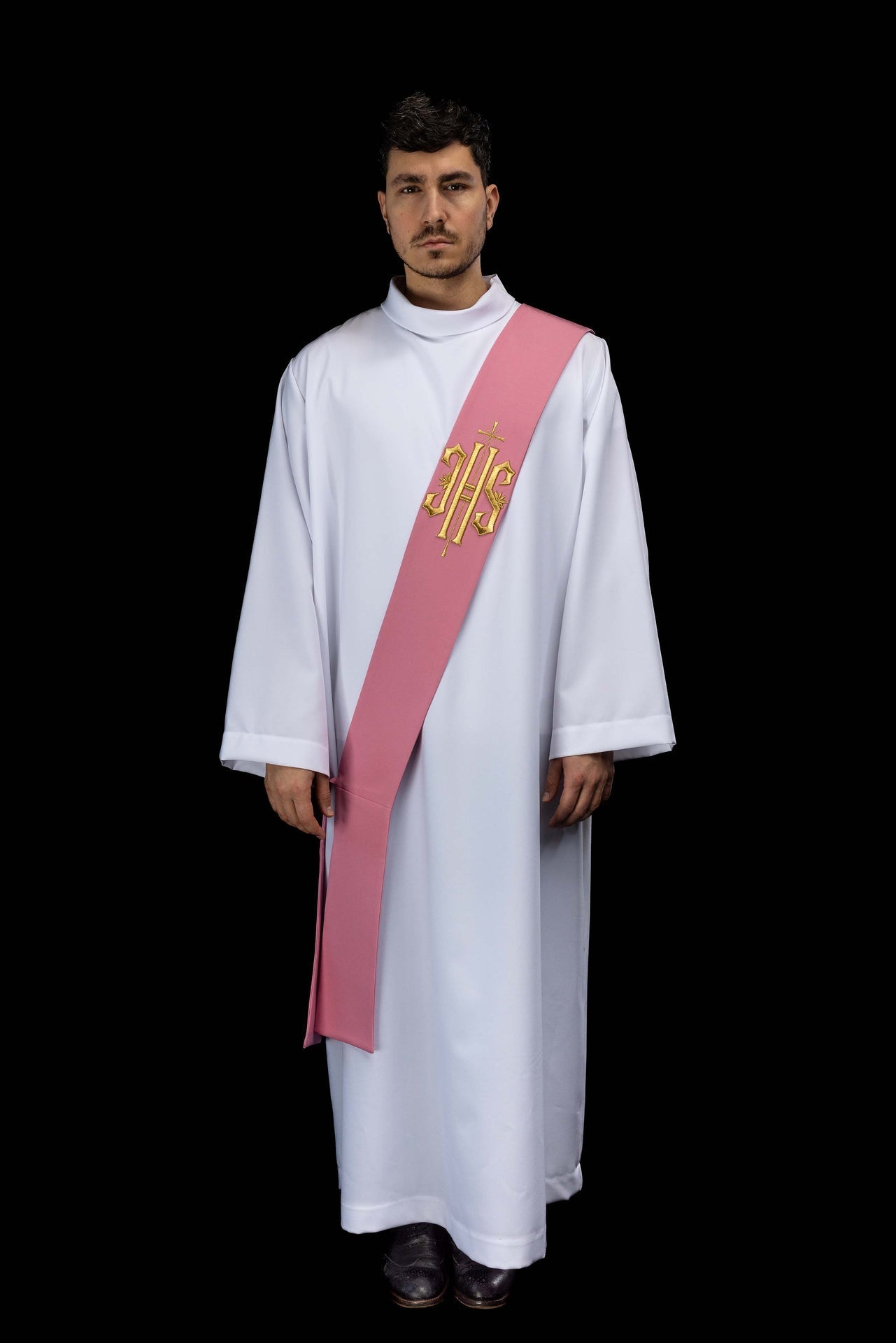 Estola diaconal bordada IHS com Cruz - chasubles.com.br