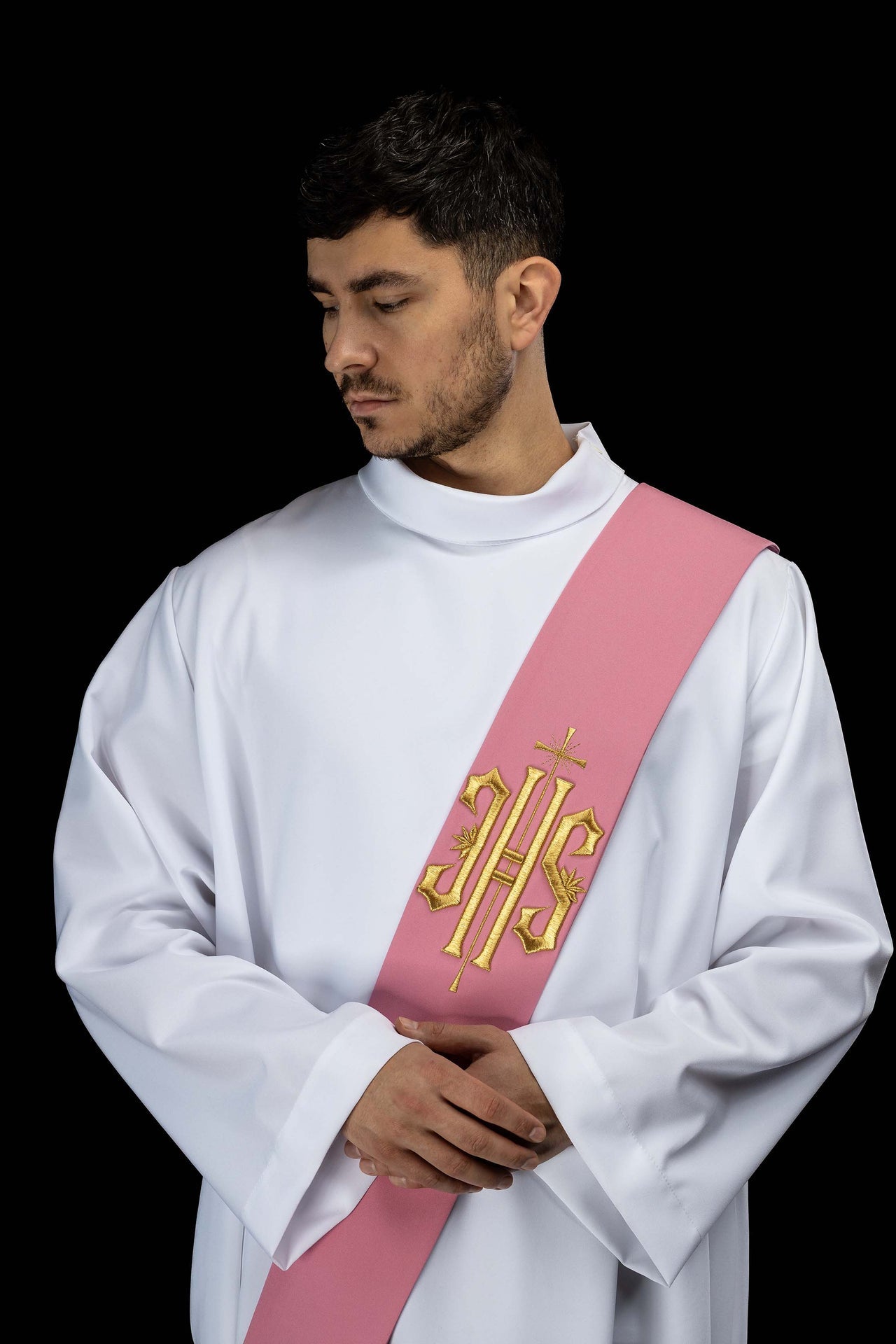 Estola diaconal bordada IHS com Cruz - chasubles.com.br