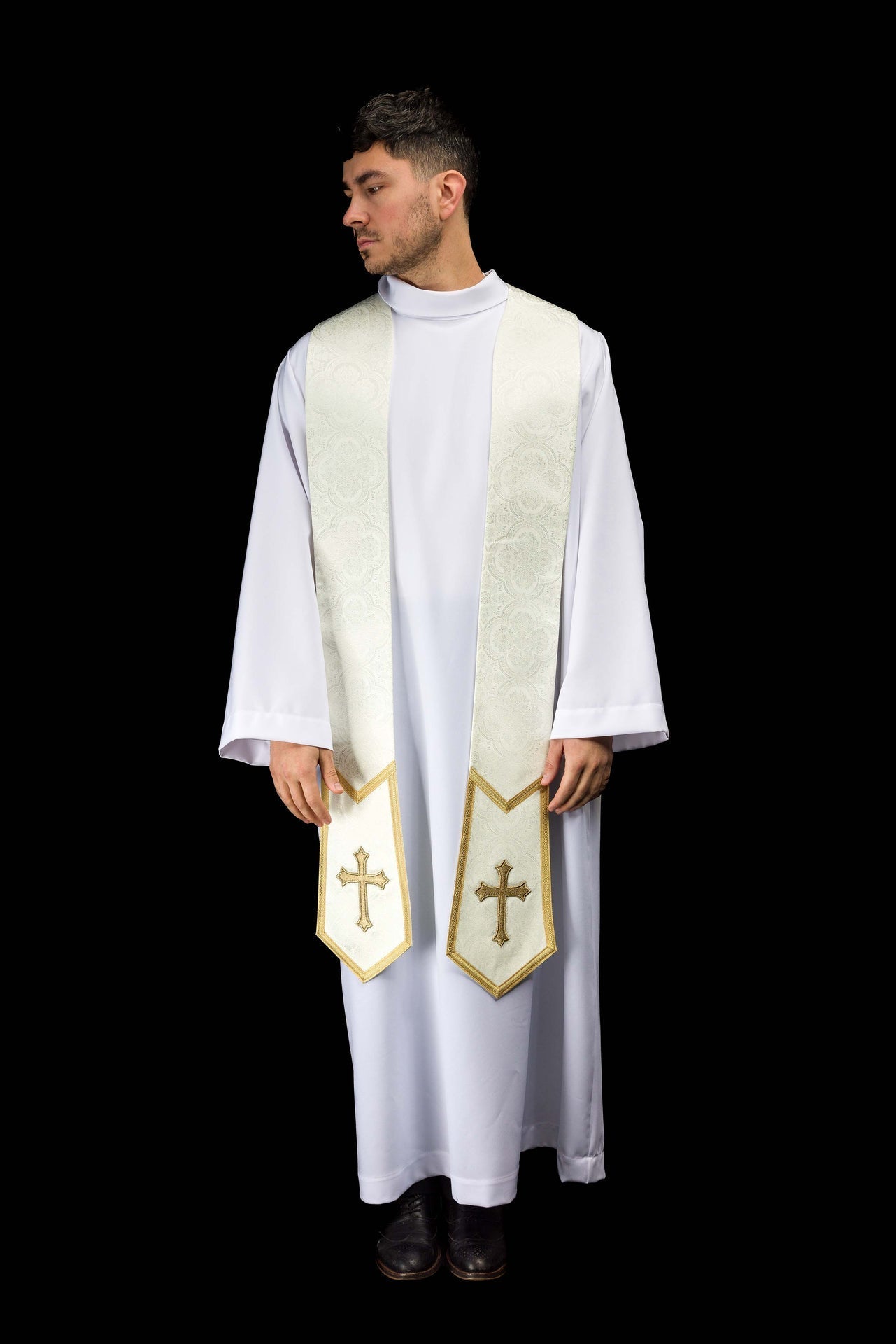 Estola bordada com motivo de Cruz creme em tecido jacquard