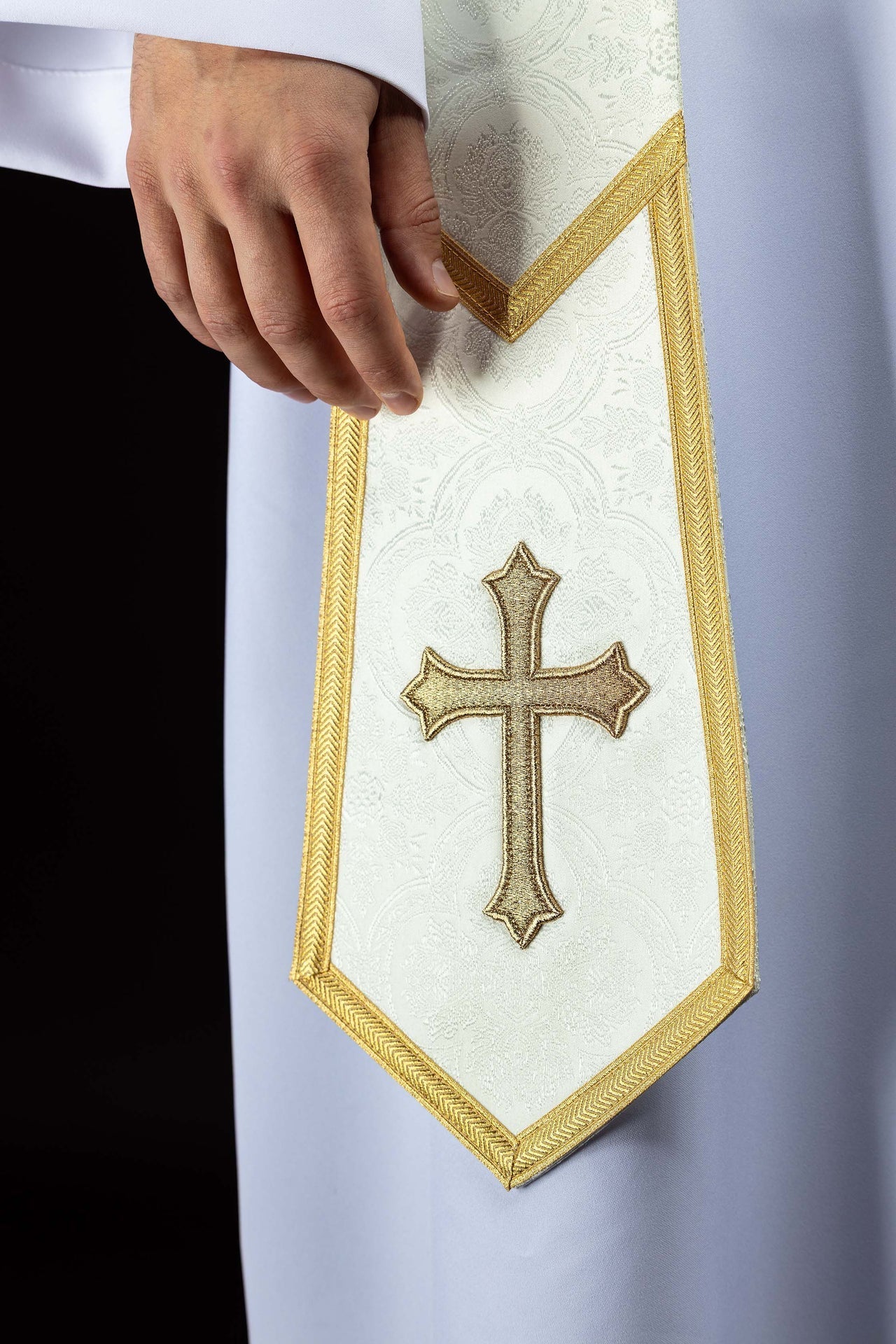 Estola bordada com motivo de Cruz creme em tecido jacquard