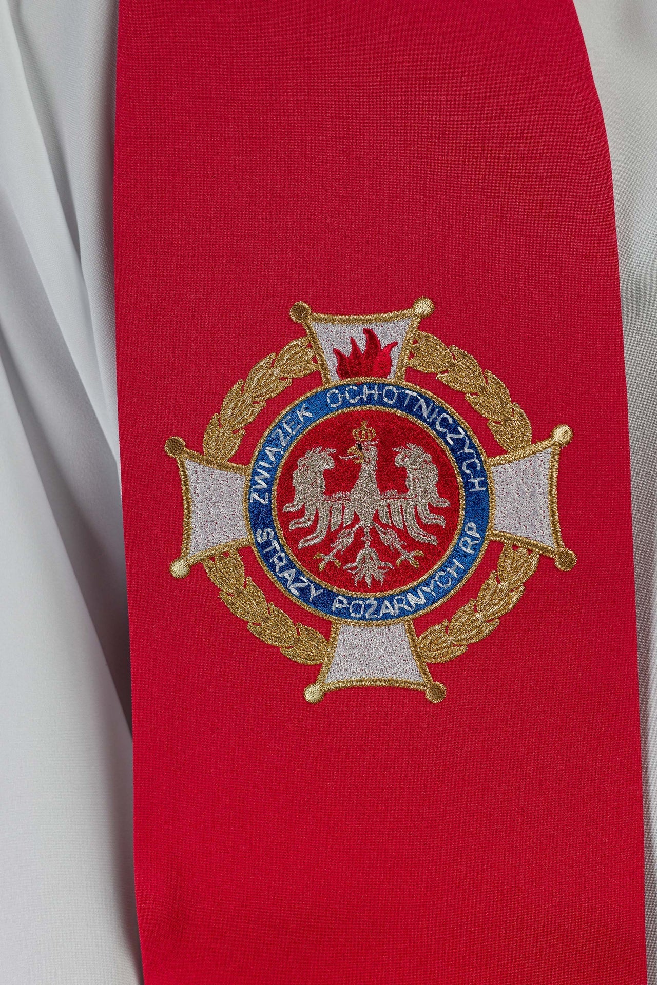 Estola bordada com imagem de São Floriano - chasubles.com.br