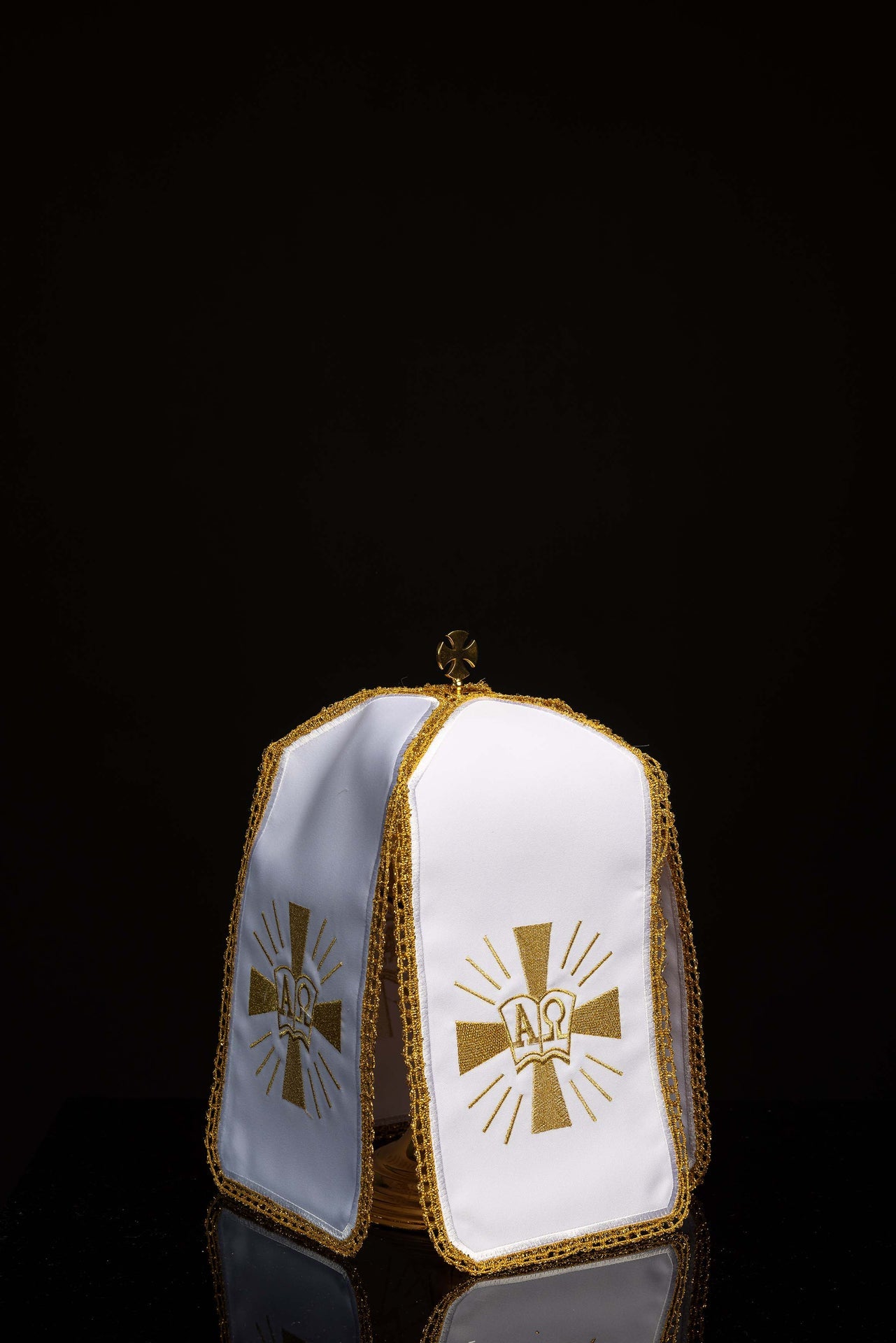 Véu para Âmbula com Bordado Dourado Alfa e Ômega – 24 cm e 29 cm