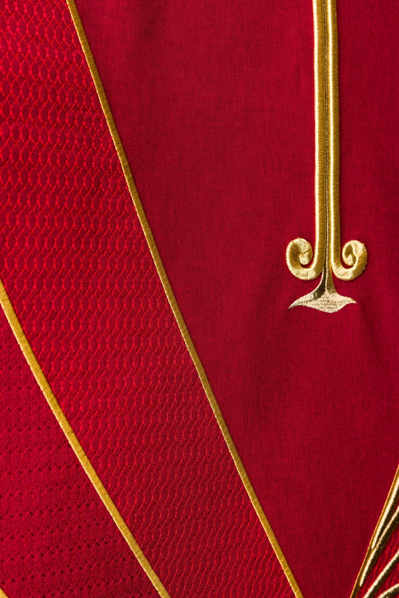 Pano para ambão vermelho com bordado de cruz e espigas de trigo - chasubles.com.br