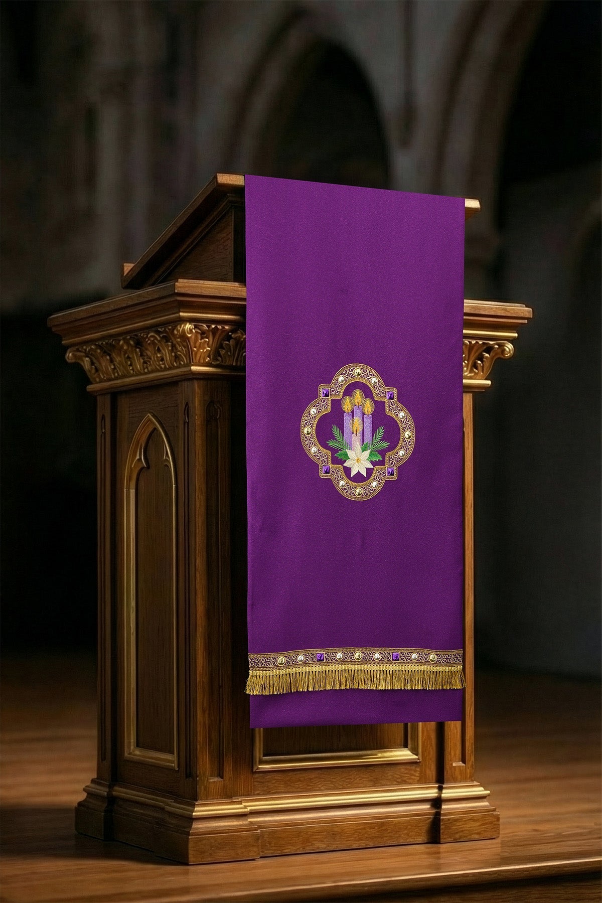Pano de ambão roxo com bordado de Advento - chasubles.com.br