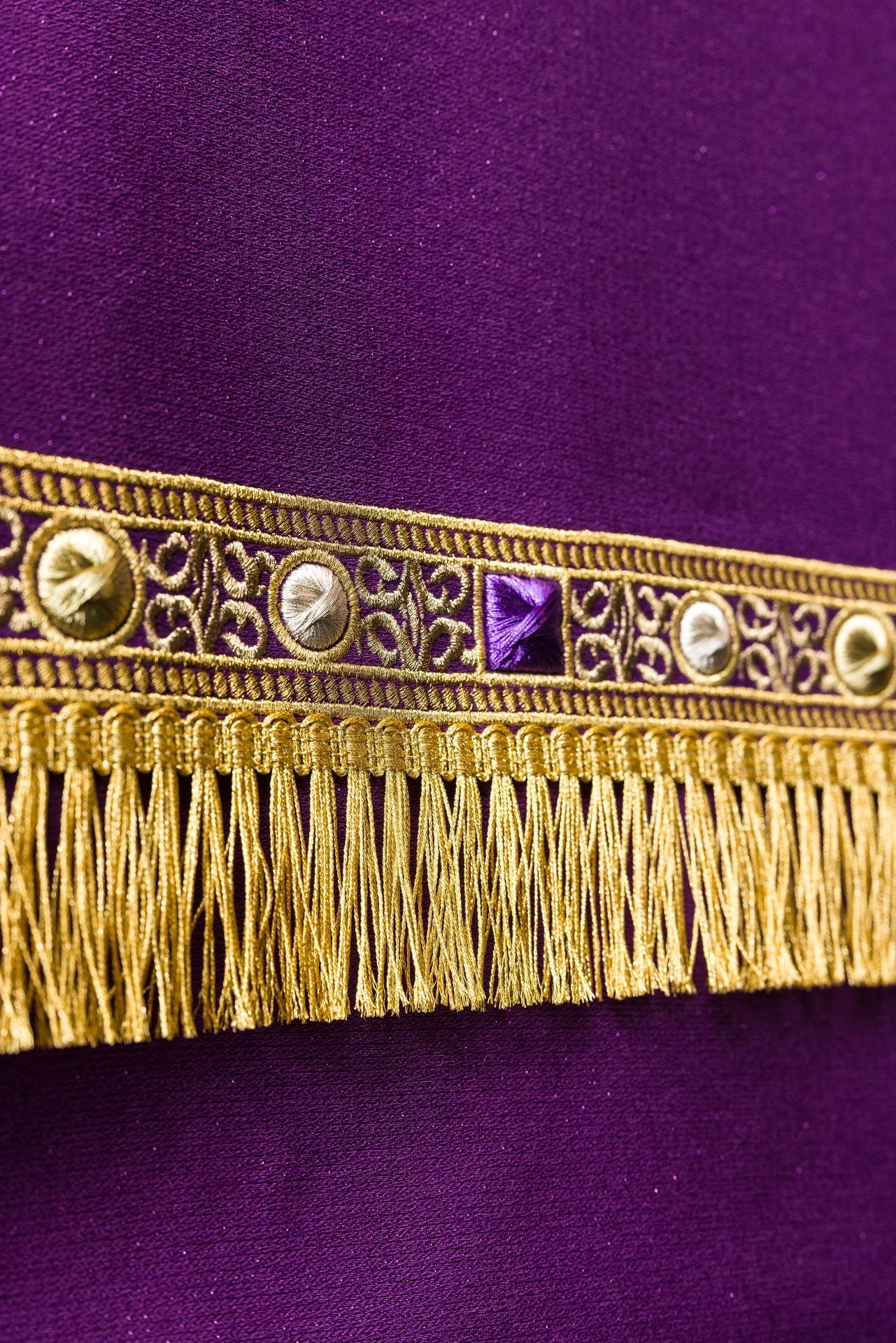 Pano de ambão roxo com bordado de Advento - chasubles.com.br