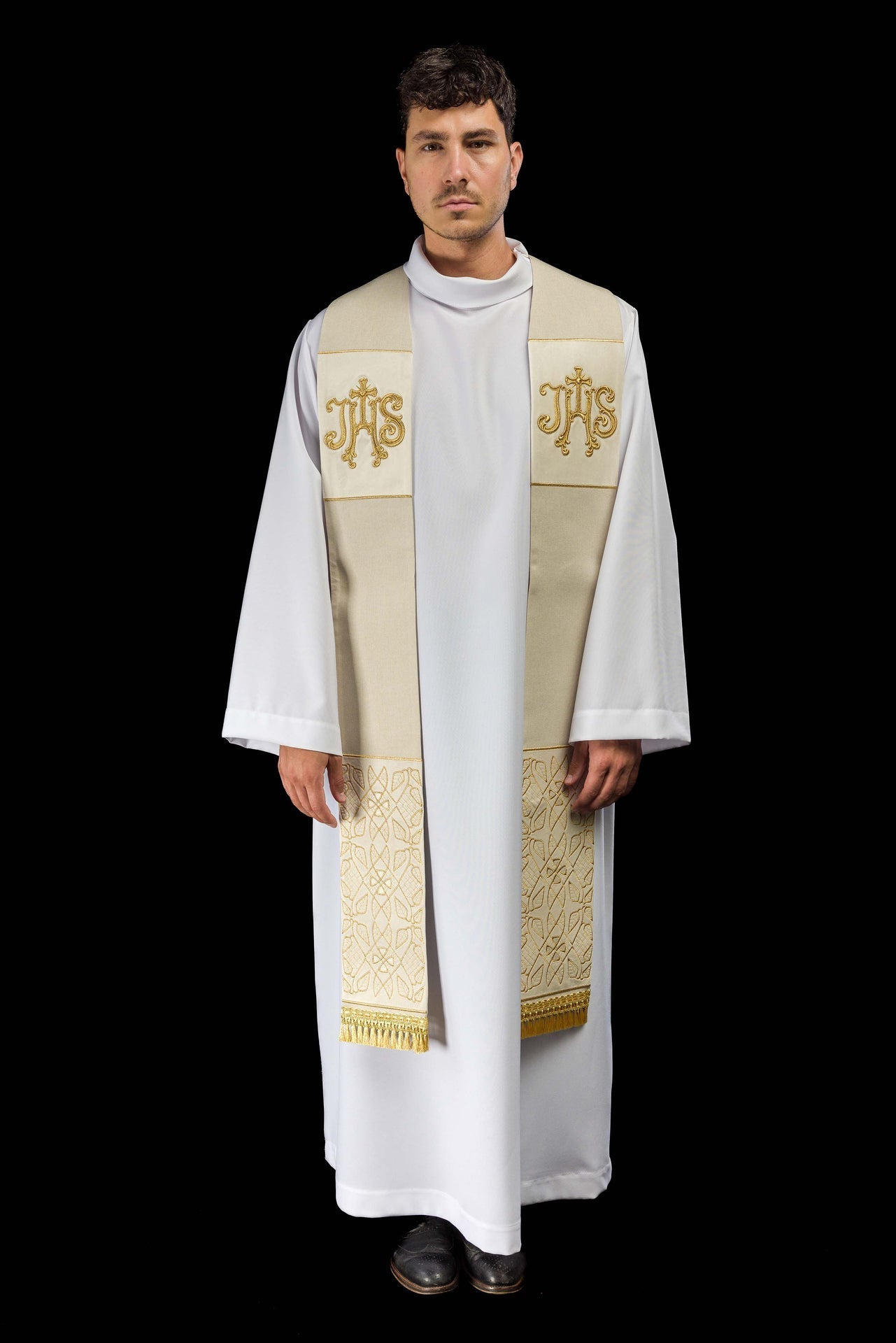 Estola bordada em veludo com motivo IHS creme - chasubles.com.br
