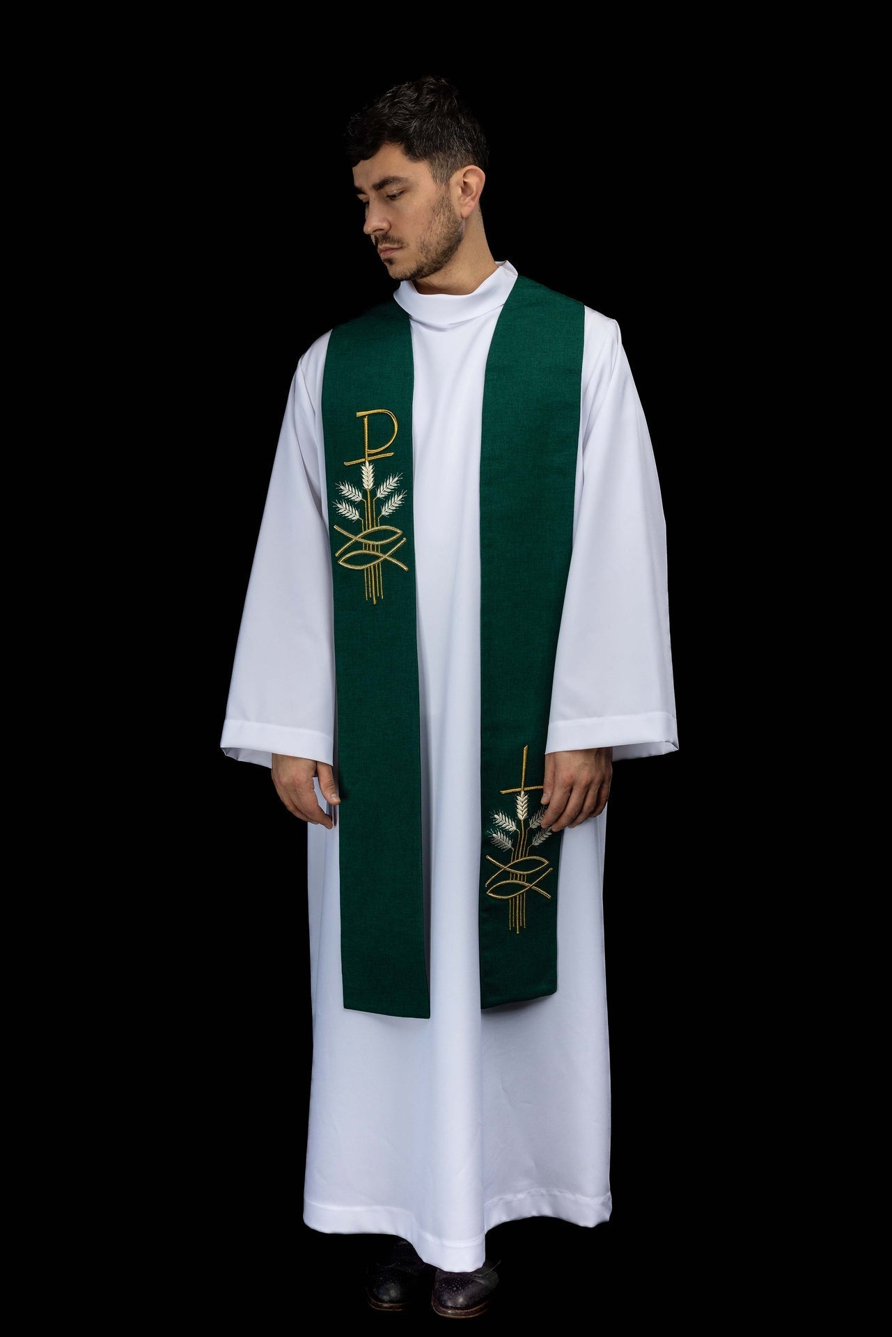 Estola bordada com motivo Pax, peixe e espiga verde - chasubles.com.br