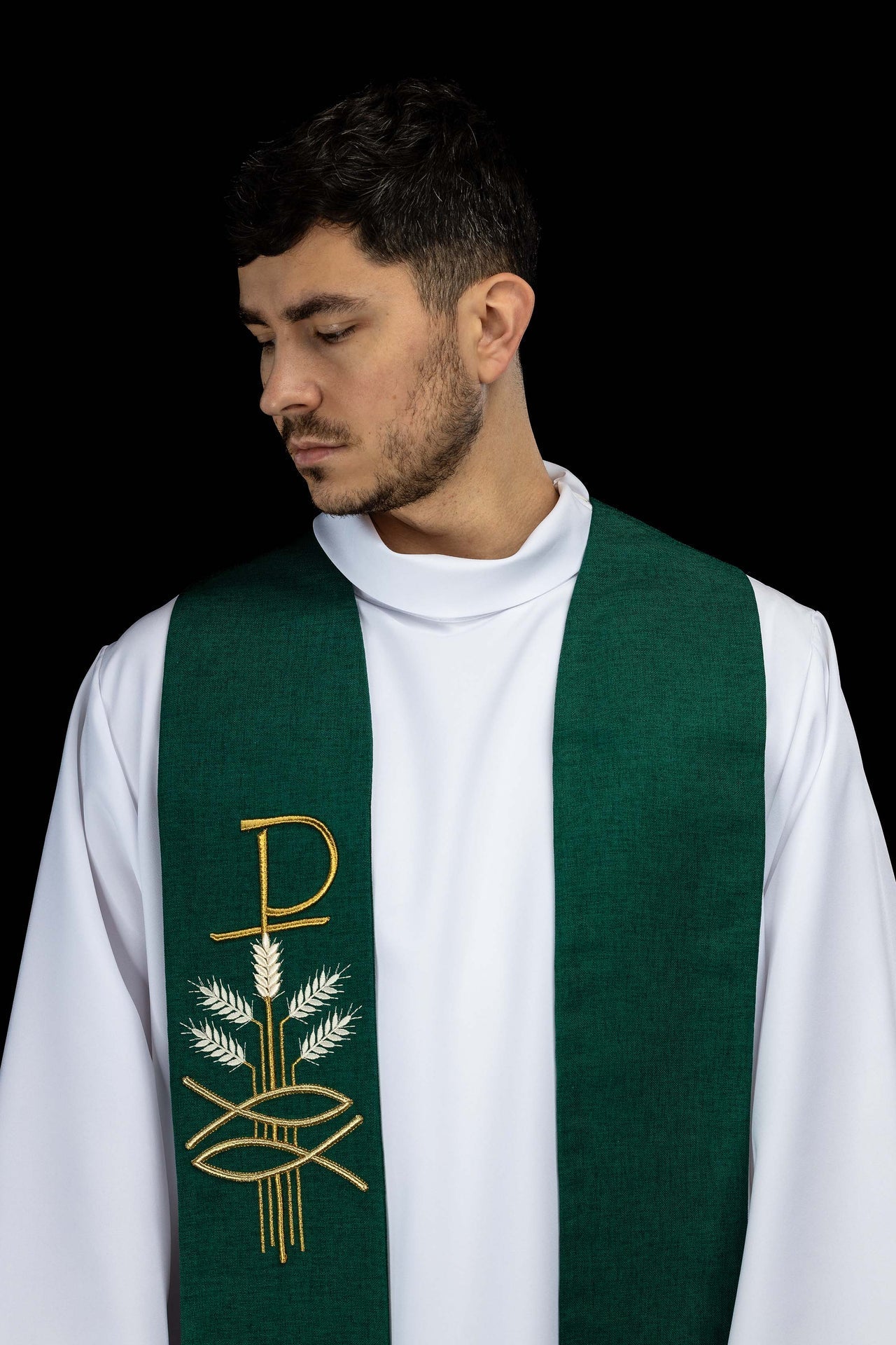 Estola bordada com motivo Pax, peixe e espiga verde - chasubles.com.br