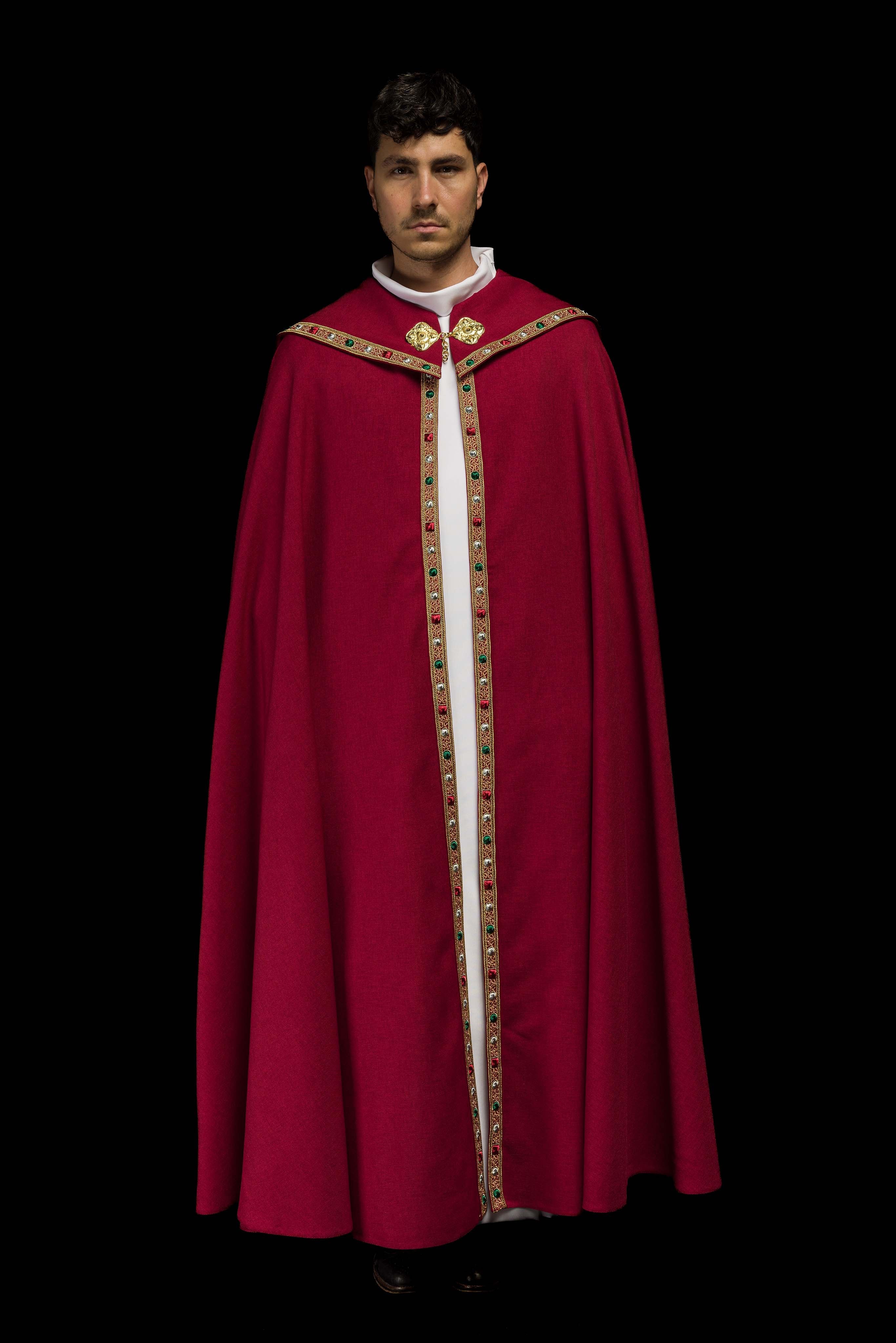 Capa de asperges litúrgica vermelha com IHS dourado