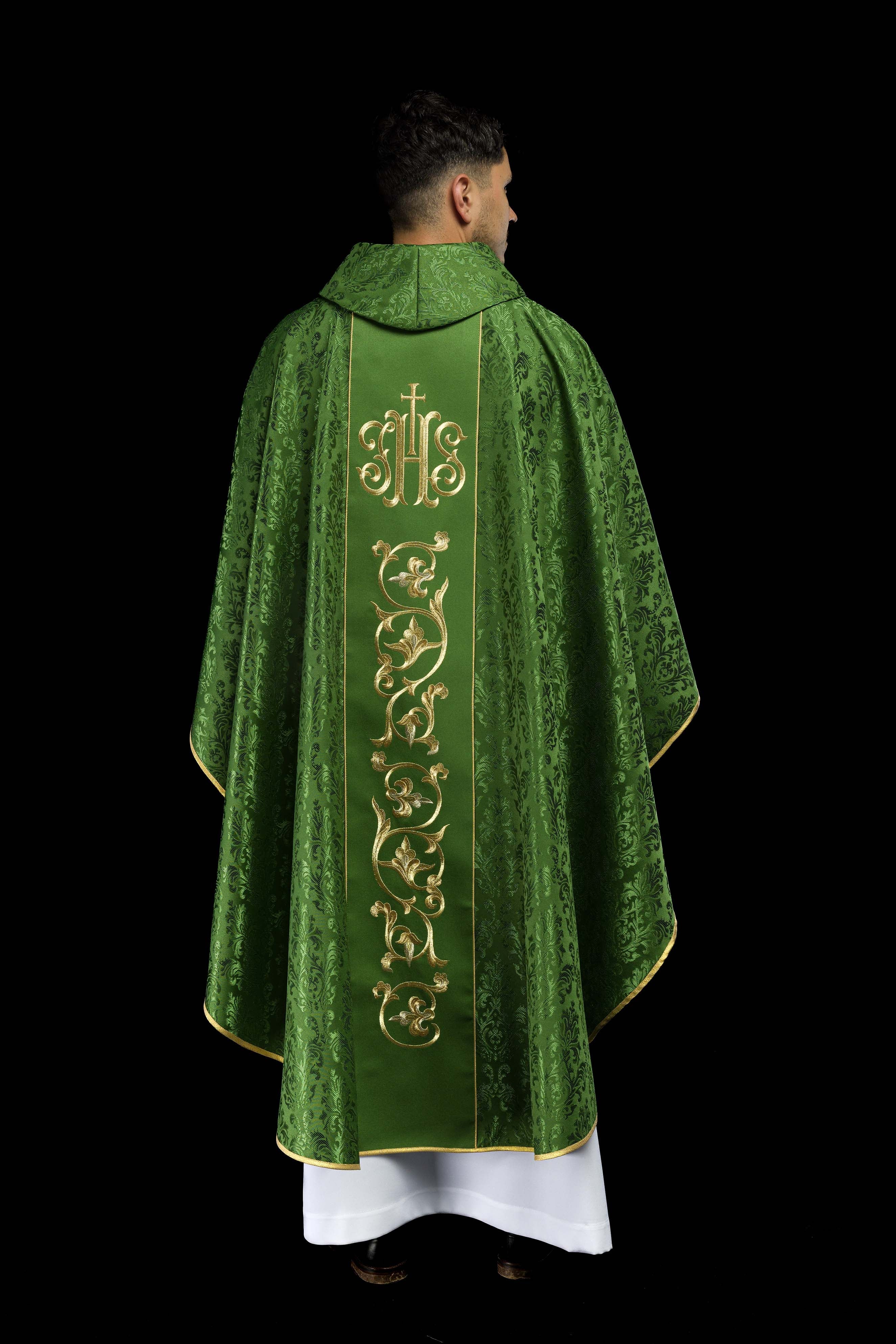 Casula verde com bordado IHS