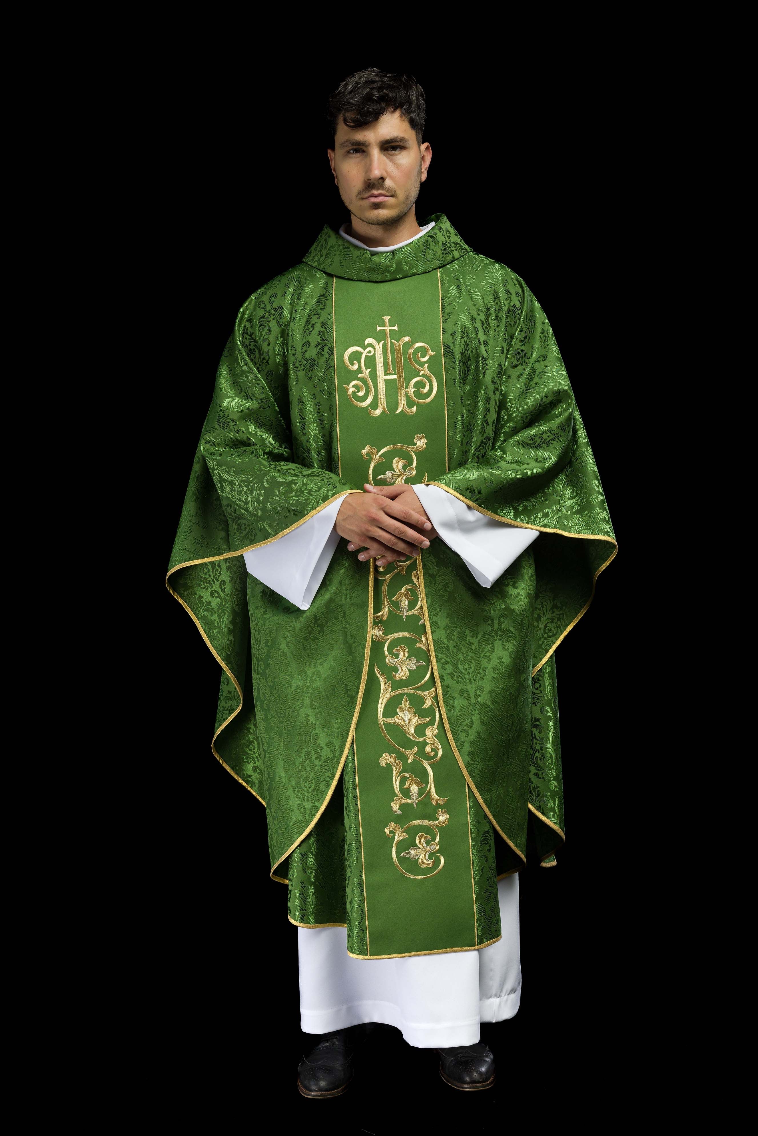 Casula verde com bordado IHS